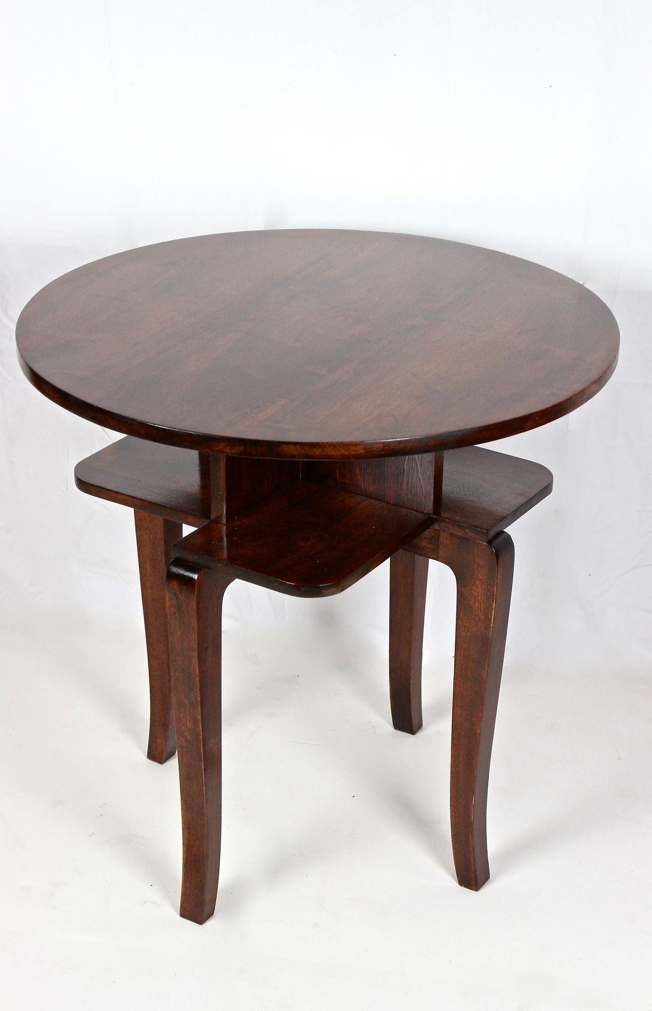 Round Art Deco Bentwood Side Table/ Coffee Table, Mahogany Style, AT ca. 1920 5