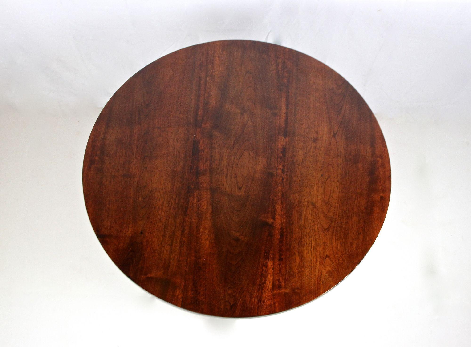 Round Art Deco Bentwood Side Table/ Coffee Table, Mahogany Style, AT ca. 1920 8