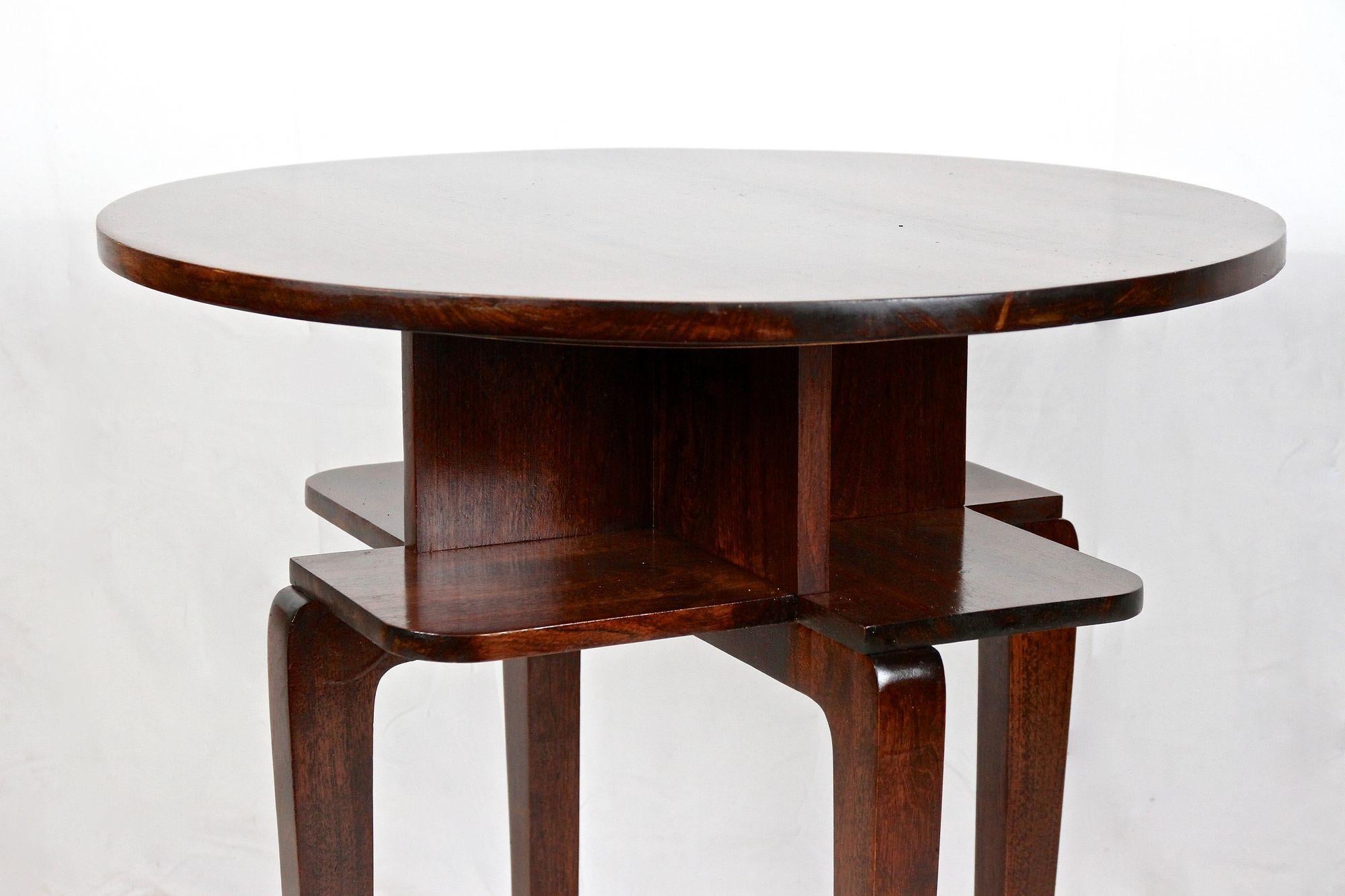 Polished Round Art Deco Bentwood Side Table/ Coffee Table, Mahogany Style, AT ca. 1920
