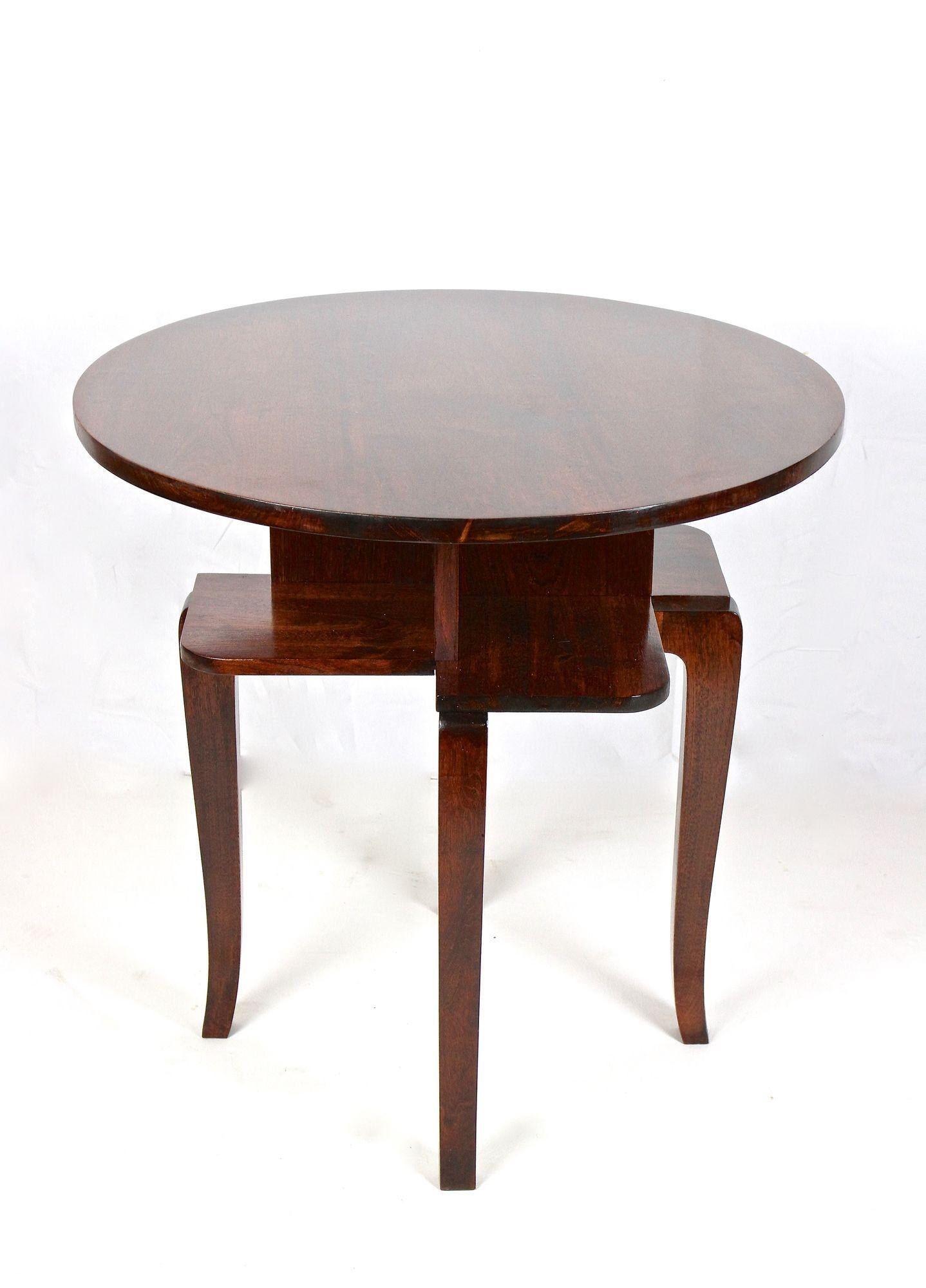 20th Century Round Art Deco Bentwood Side Table/ Coffee Table, Mahogany Style, AT ca. 1920