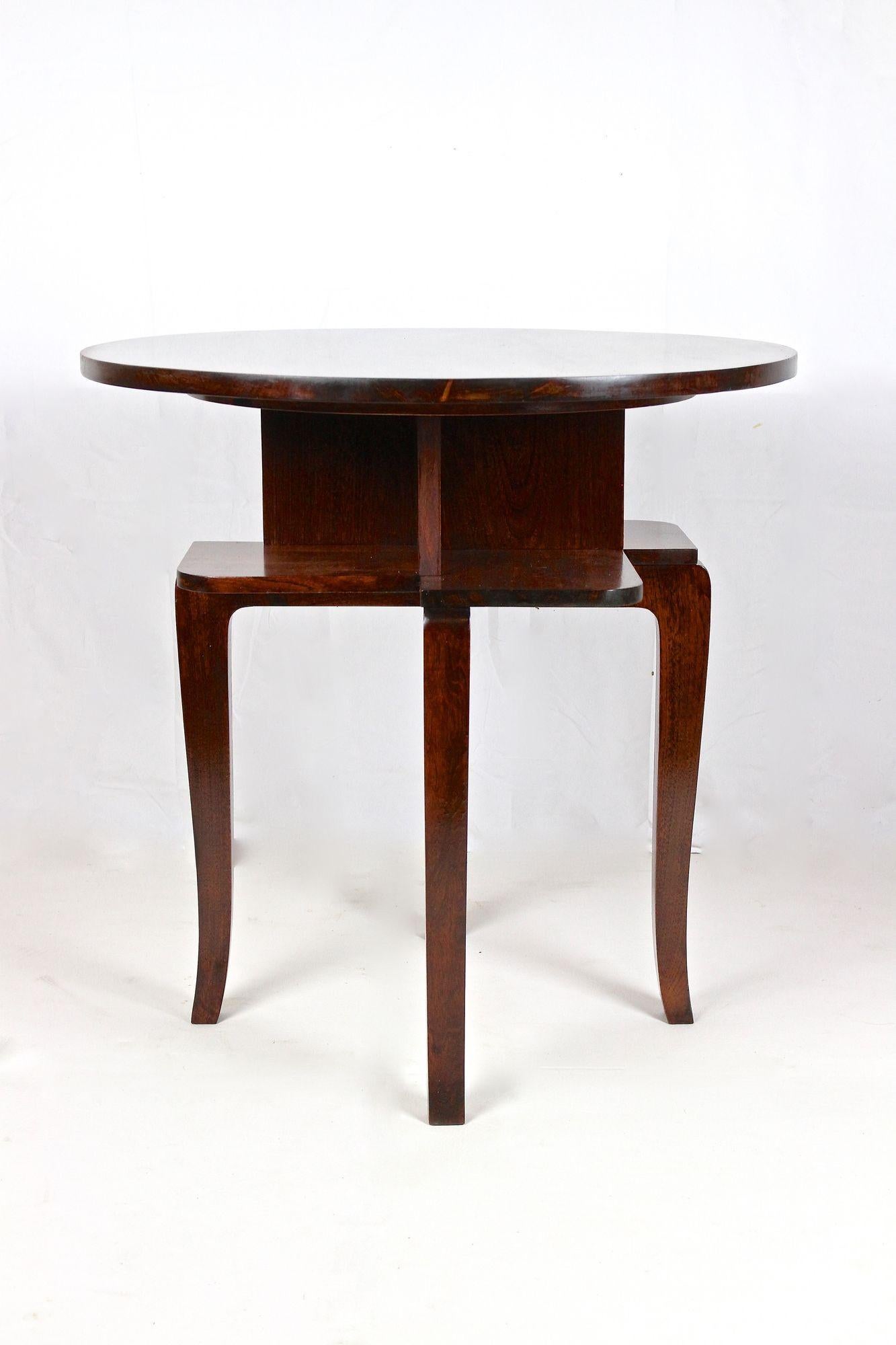 Round Art Deco Bentwood Side Table/ Coffee Table, Mahogany Style, AT ca. 1920 1