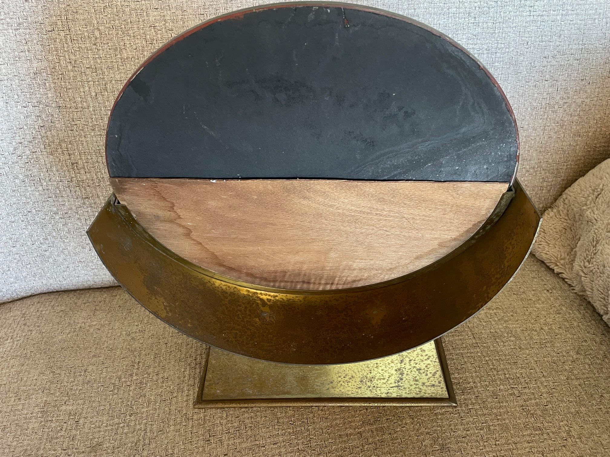 Runder Art Deco Tischspiegel aus Messing im Angebot 2