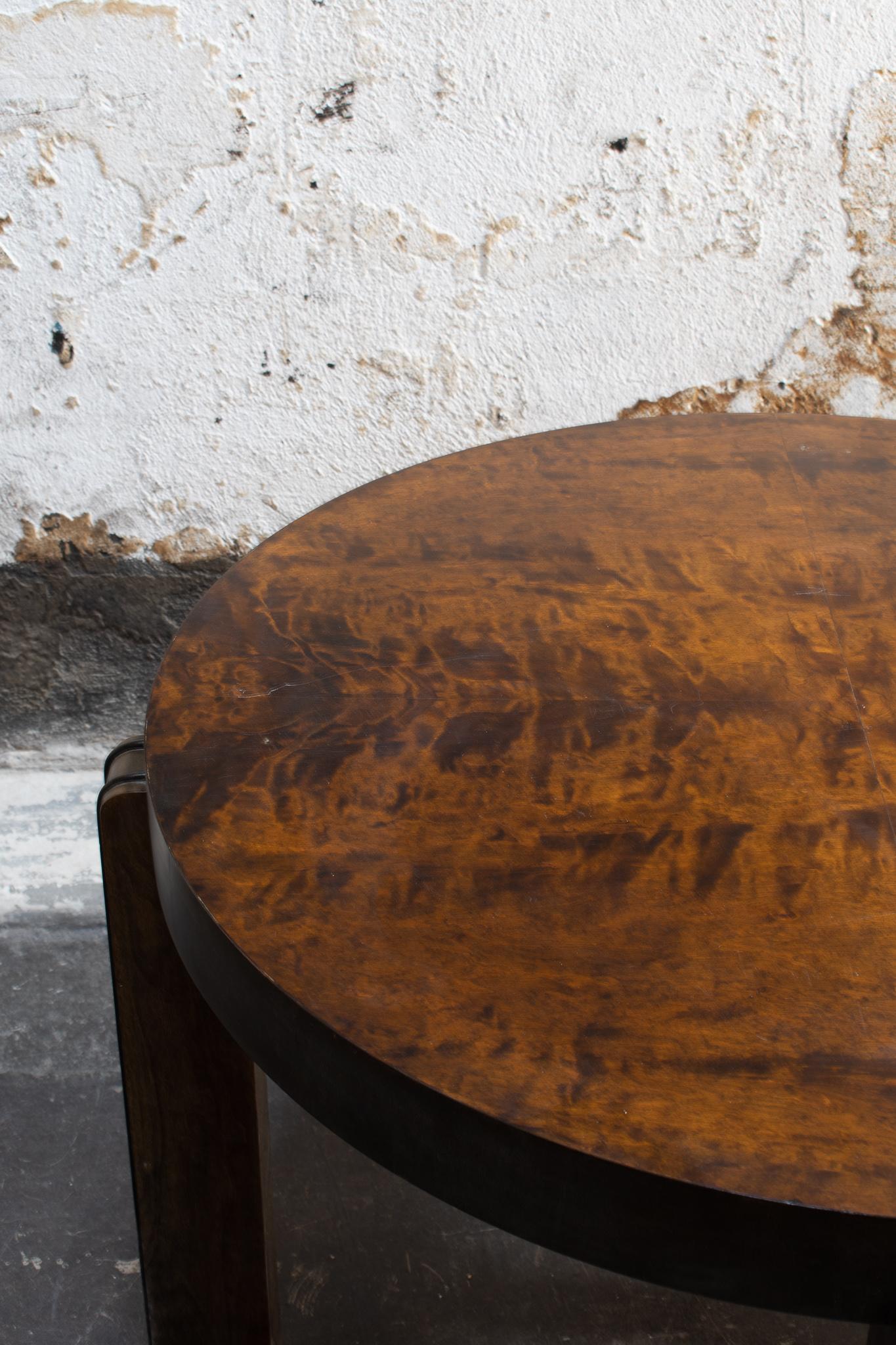 Early 20th Century Round Art Deco Coffee Table in Dark Flame Birch