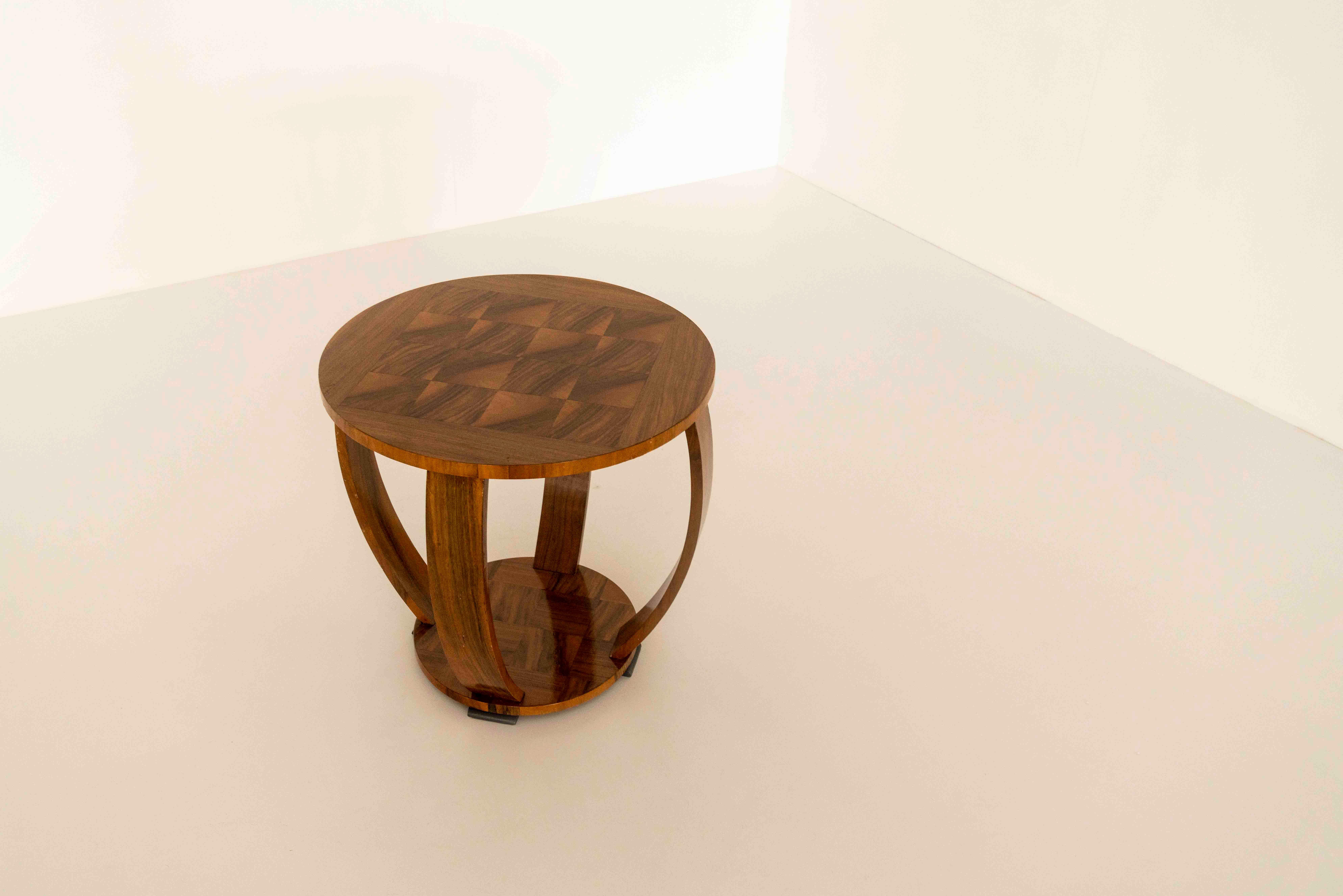 Round Art Deco Coffee Table with Chesspiece Motiv on Top 3