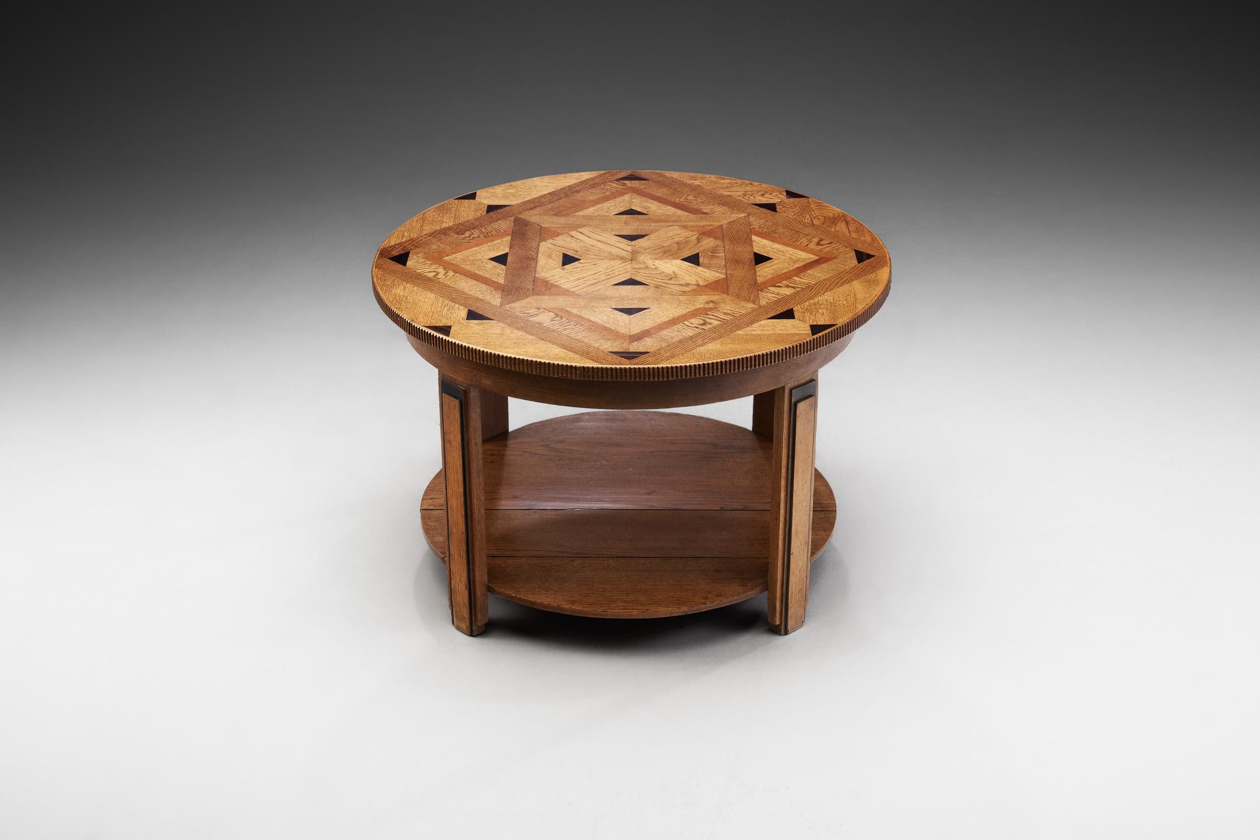 Round Art Deco Coffee Table with Intarsia, the Netherlands, 1930s In Good Condition For Sale In Utrecht, NL