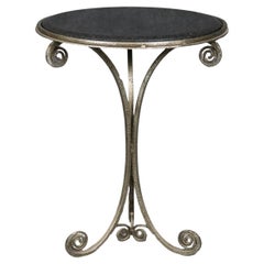 Table d'appoint ronde Art Déco en métal et plateau en granit biseauté à la manière d'Oscar Bach