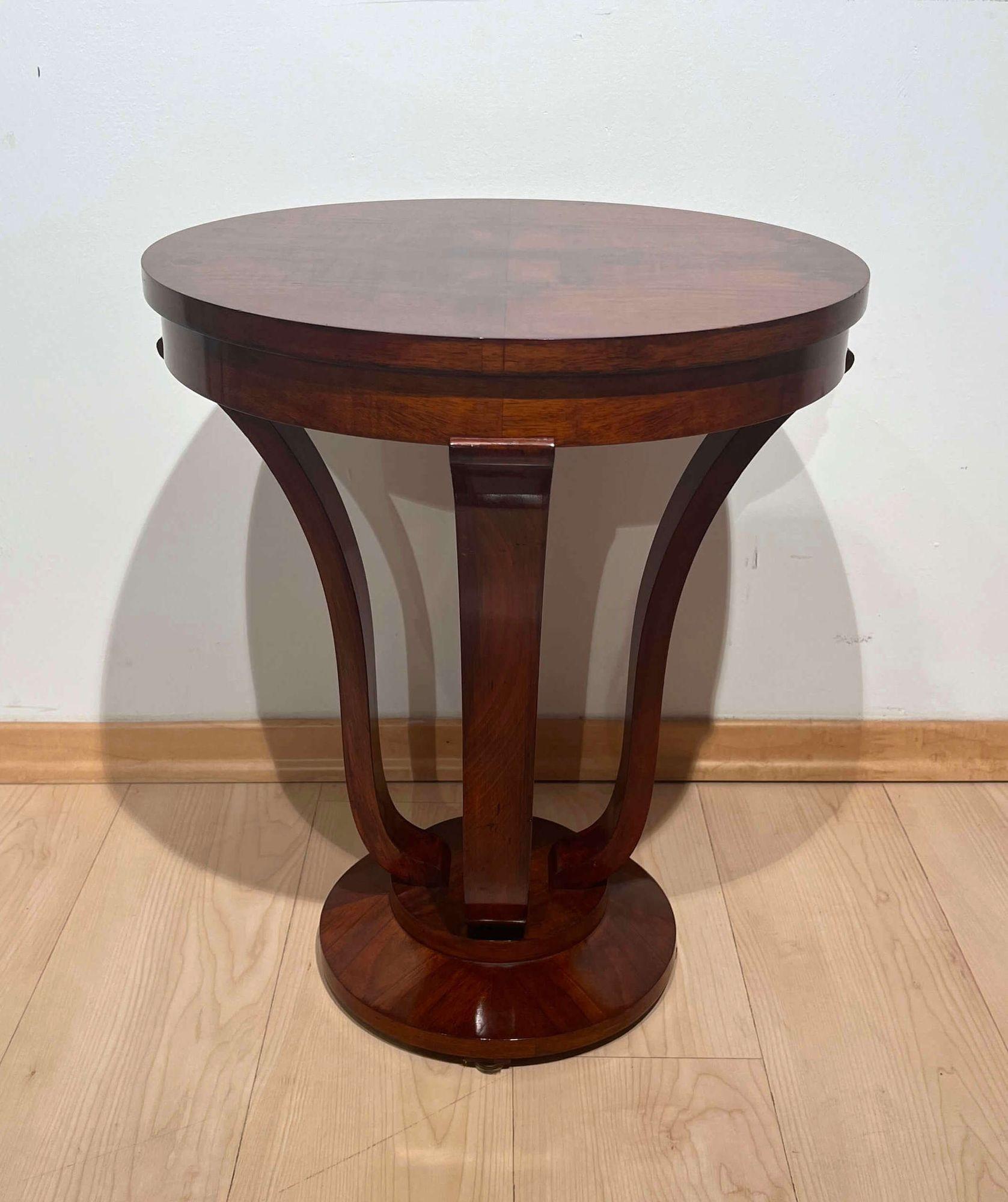 Polished Round Art Deco Side Table, Walnut Veneer, France, circa 1930