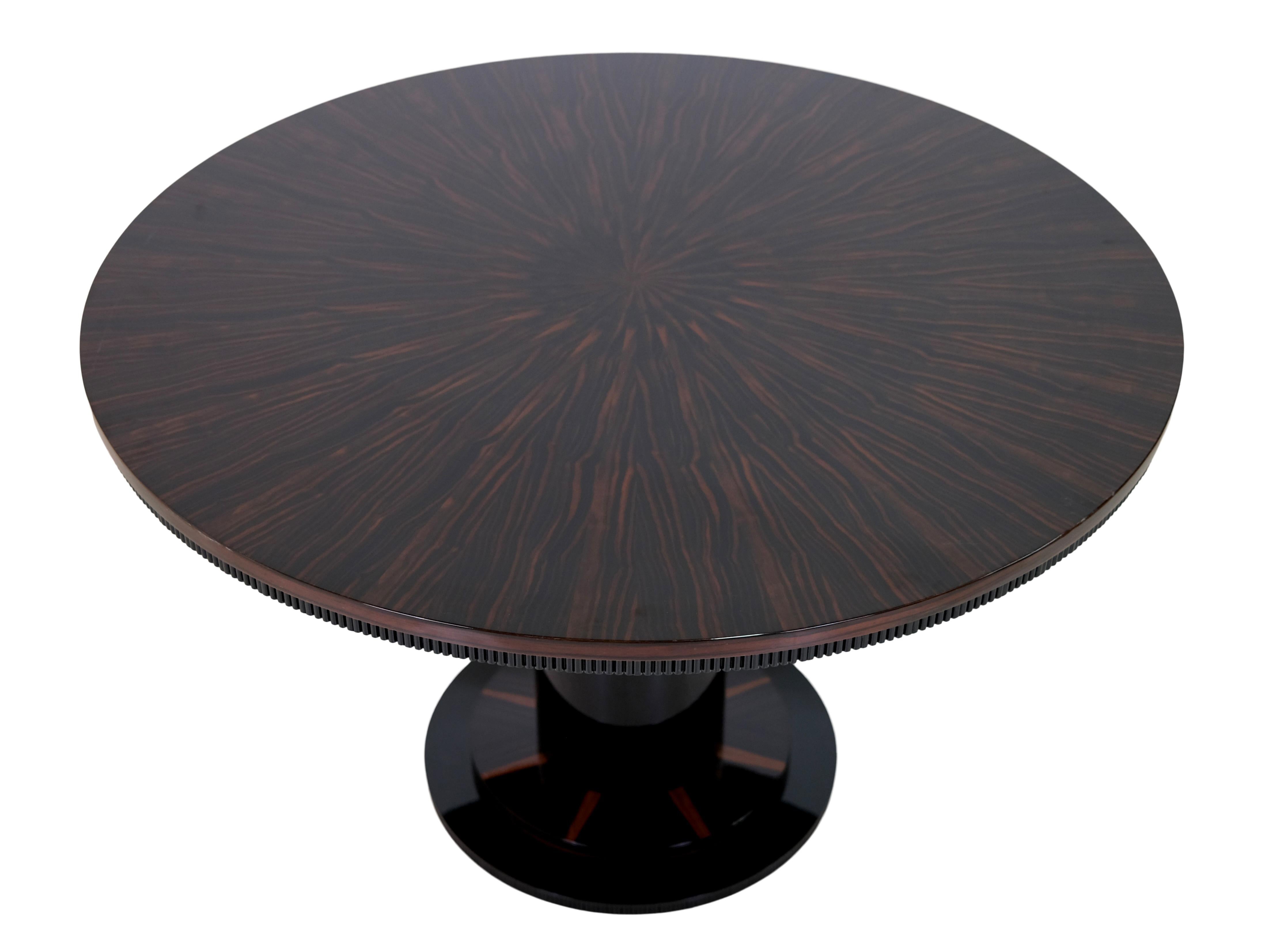 Round Art Deco Style Dining or Center Table in Real Wood Veneer For Sale 2