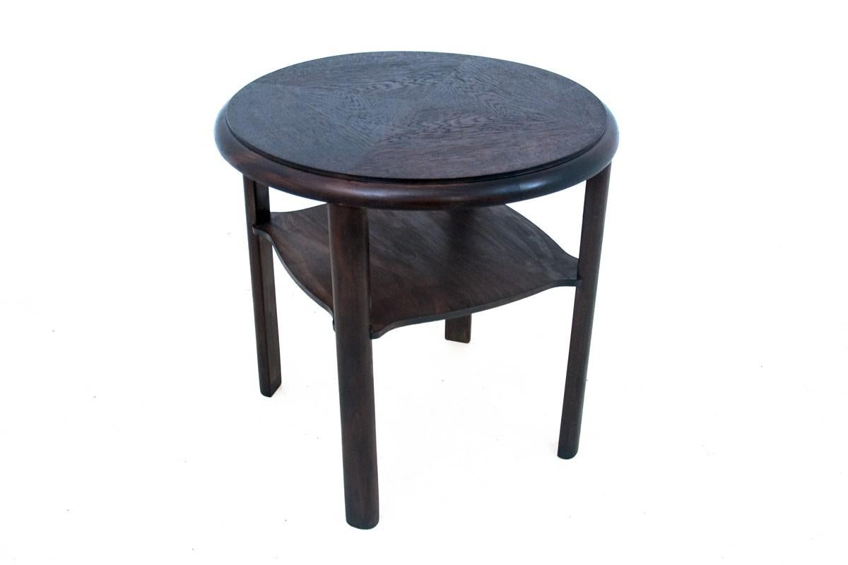 Round Art Deco Table, Poland, 1940s, Renovated In Good Condition For Sale In Chorzów, PL