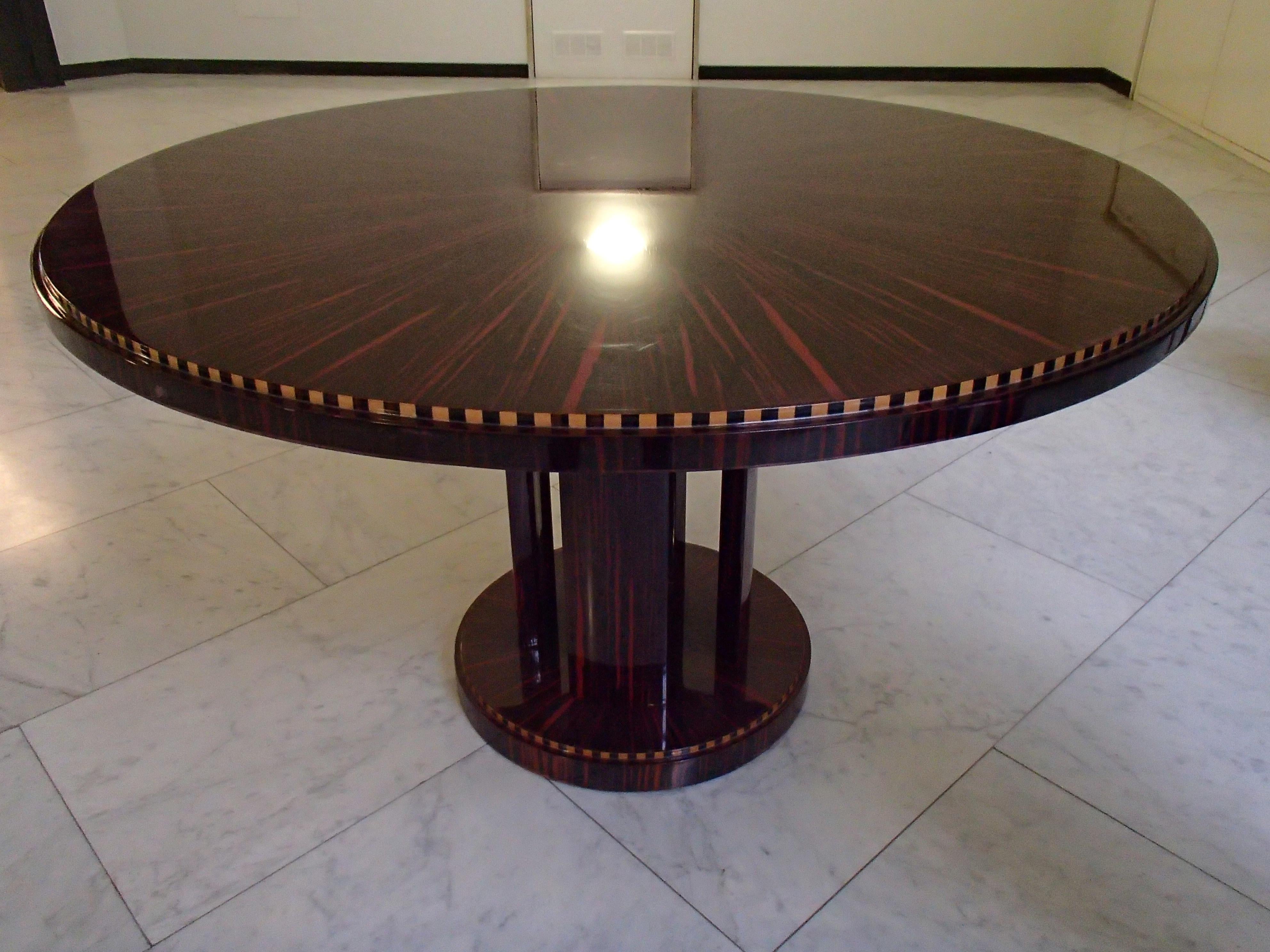 Round Art Deco Table with 4 Red Leather Chairs For Sale 4