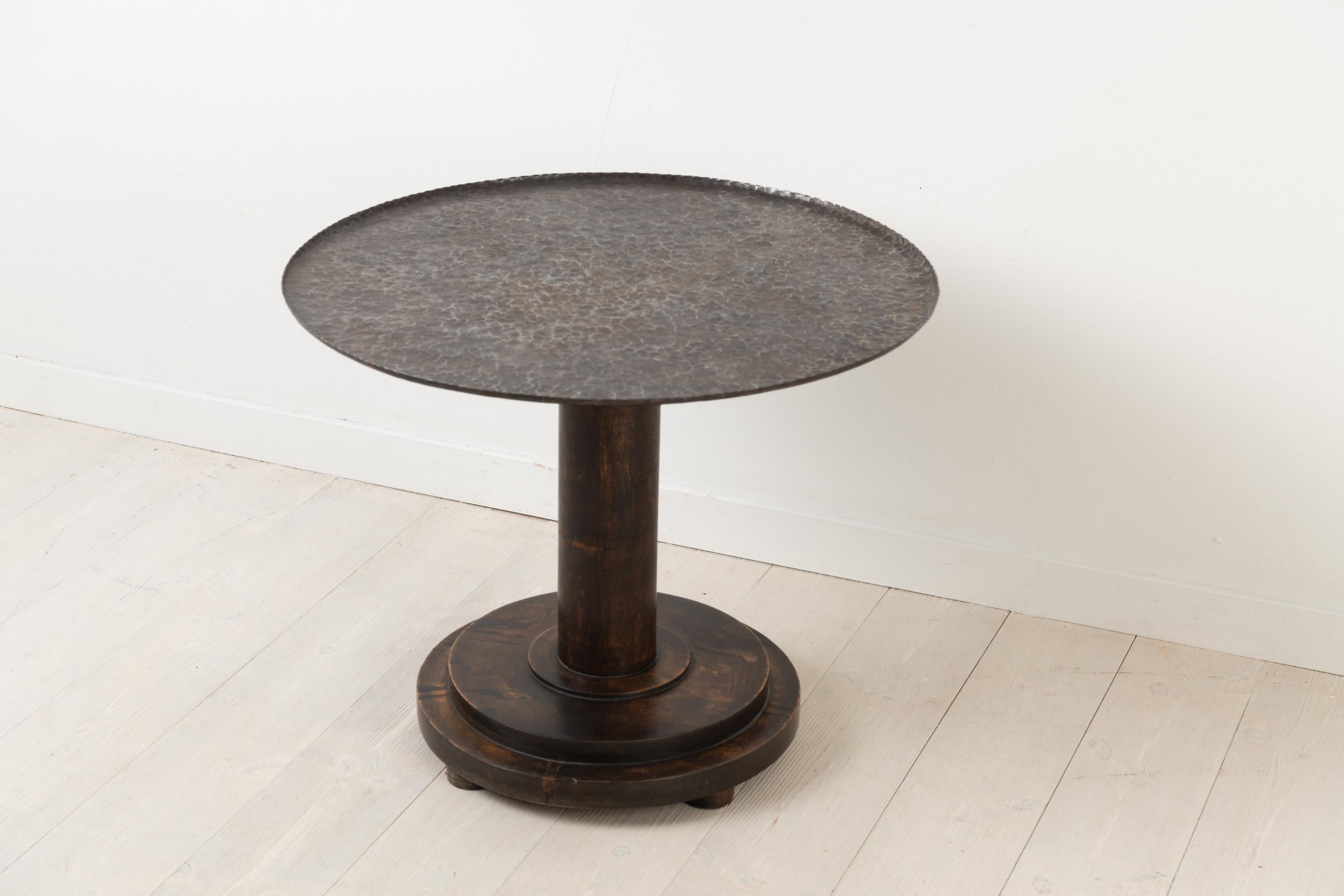 Round Art Deco Table with Iron Table Top In Good Condition In Kramfors, SE