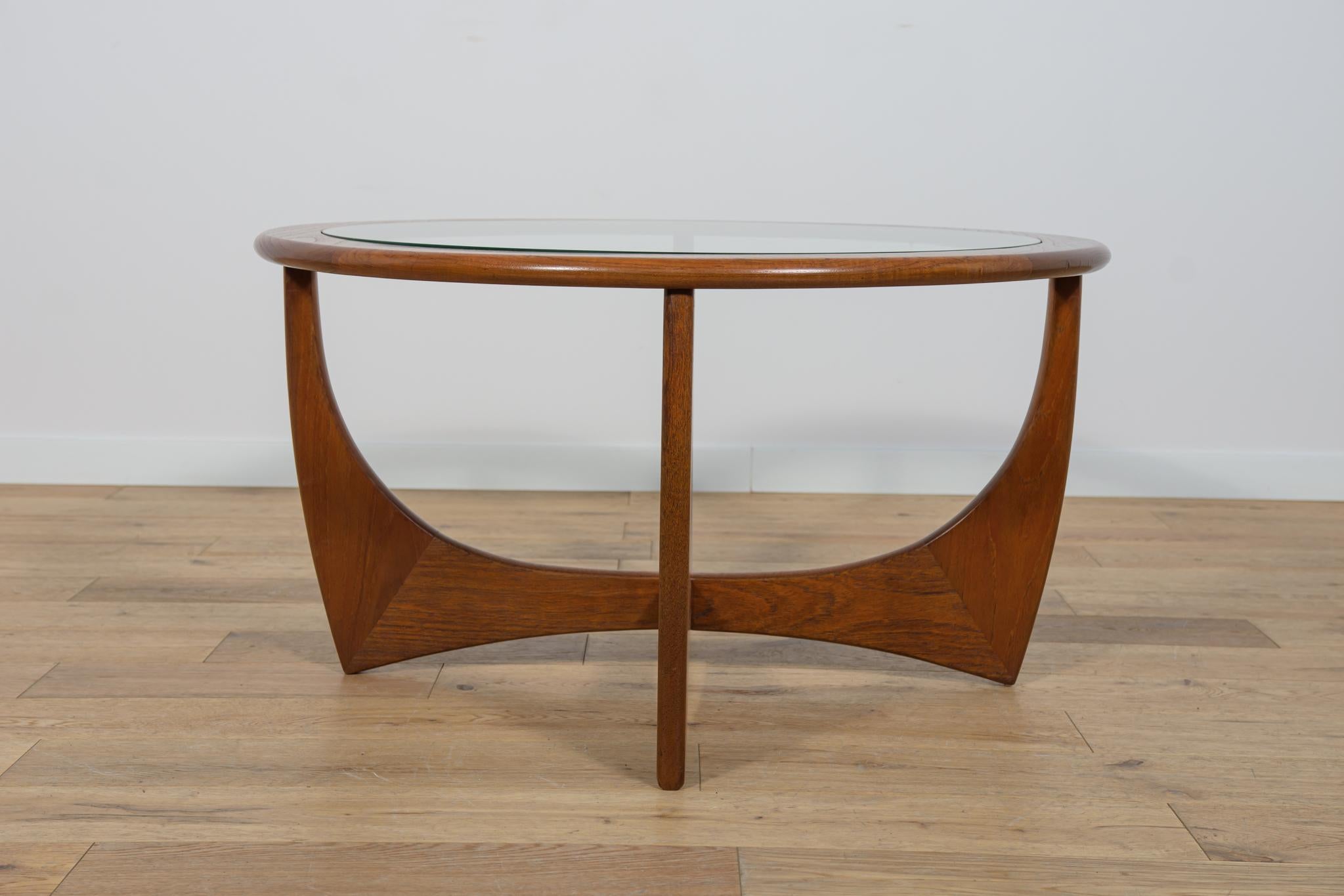 Table basse ronde Astro de Victor Wilkins pour G-Plan, United Knigdom Excellent état - En vente à GNIEZNO, 30