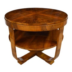 Round Austrian Art Deco Table or Gueridon in Figured Walnut, Vienna, circa 1930
