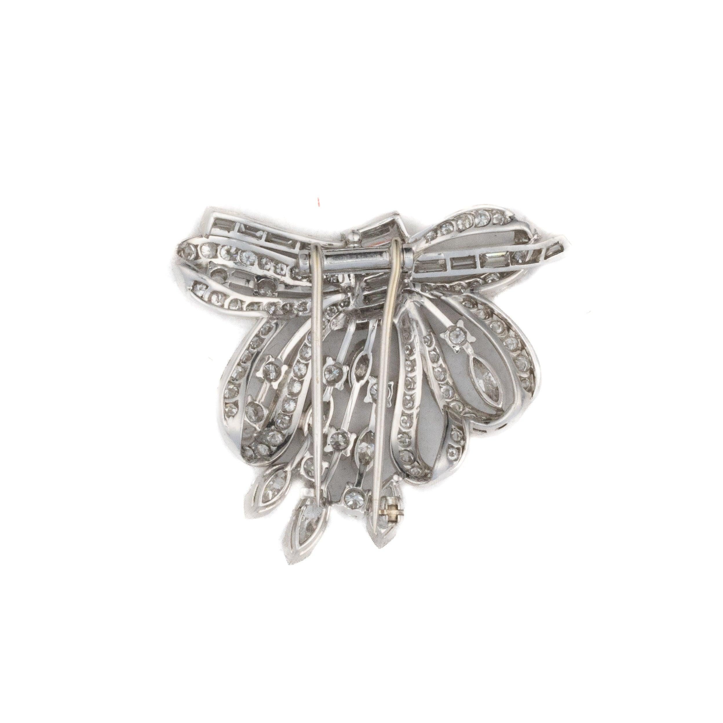 Broche con lazo de diamantes redondos, talla baguette y marquesa Art Decó en venta