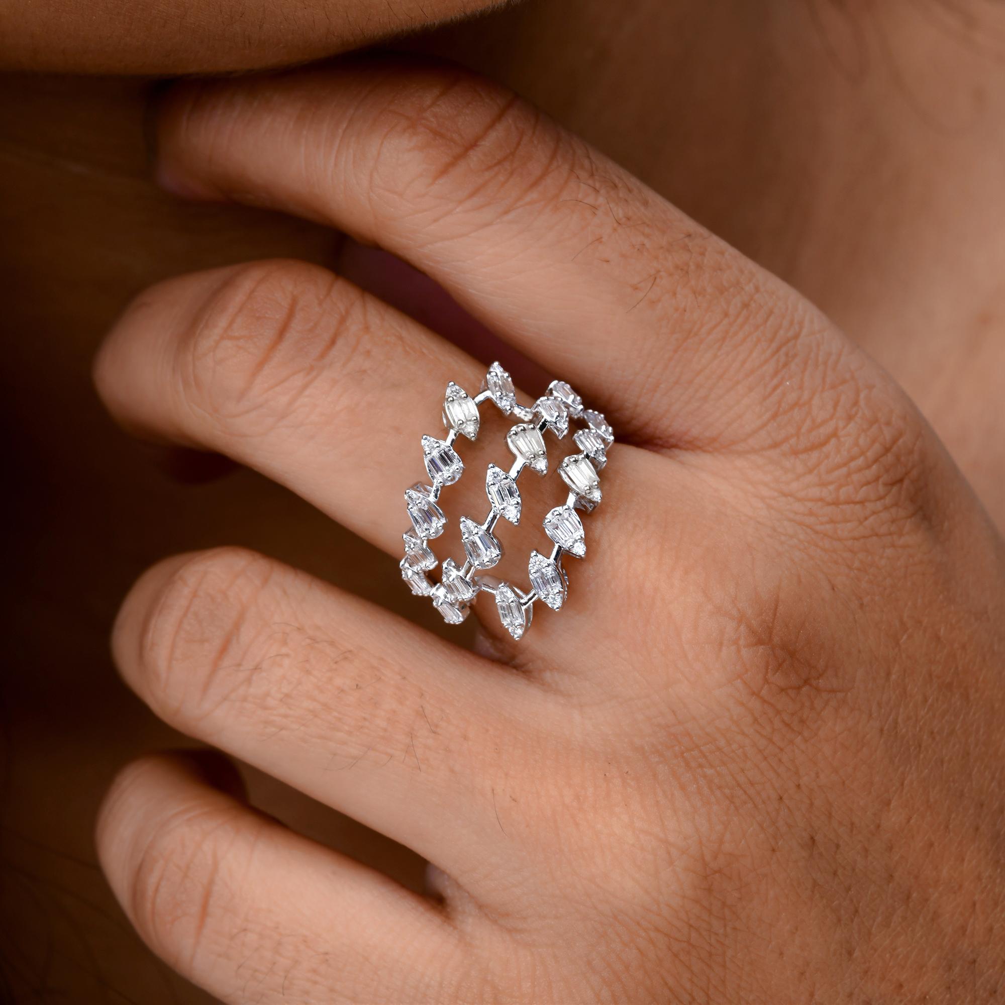 Round Baguette Cut 0.66 Ct SI Clarity HI Color Diamond 18k White Gold Cage Ring In New Condition For Sale In Diera, Dubai