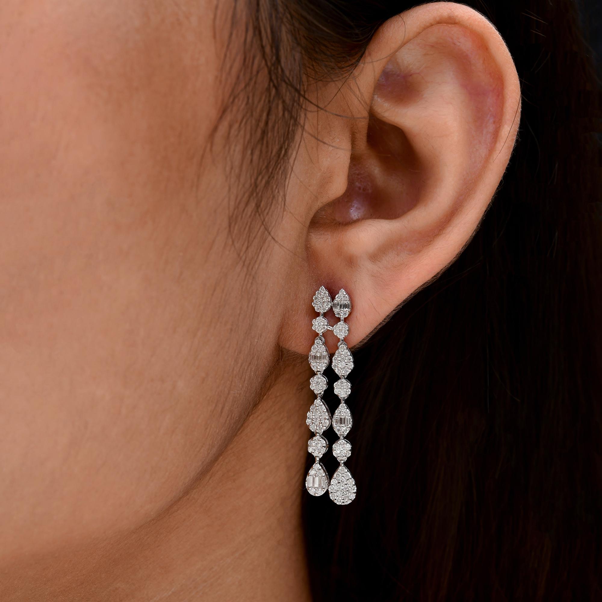 Round Baguette Cut 1.45 Carat SI/H Diamond 18 Karat White Gold Dangle Earrings In New Condition For Sale In Diera, Dubai
