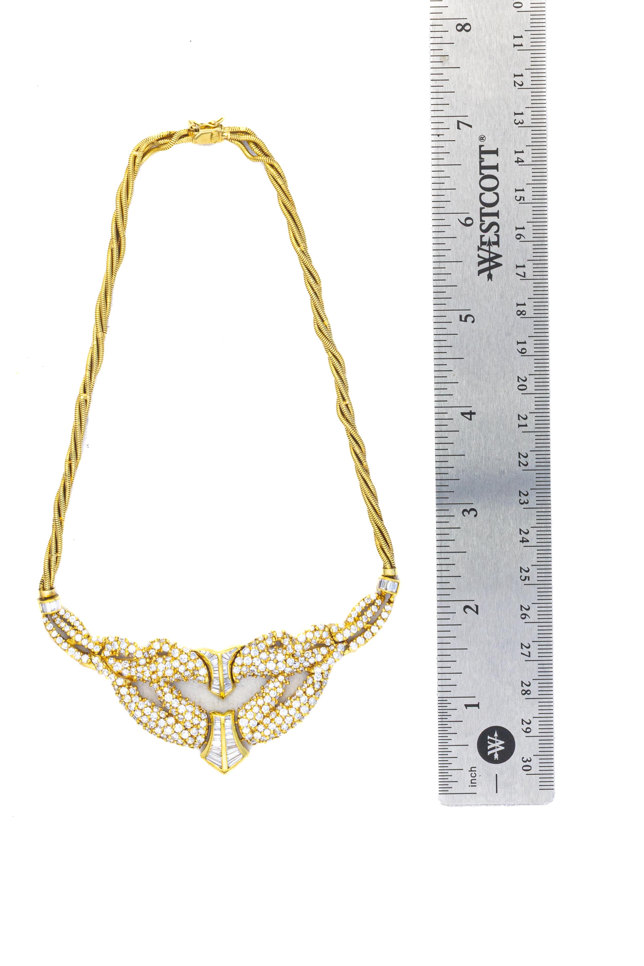 Round & Baguette Diamond Collar Necklace In Excellent Condition For Sale In New York, NY