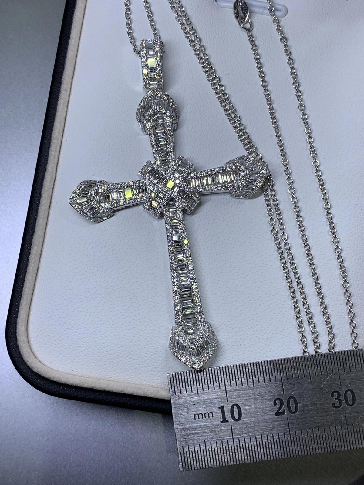 Round Baguette diamond cross twist large pendant necklace 18ct white gold For Sale 1