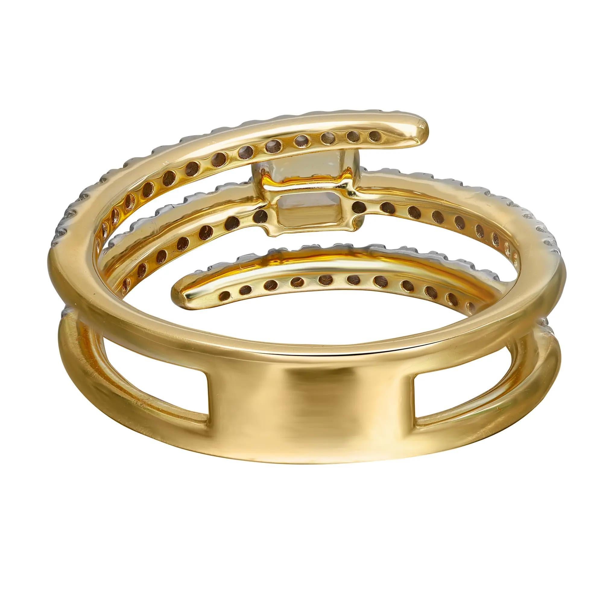 Modern Round & Baguette Diamond Ring 14K Yellow Gold 1.00Cttw  For Sale