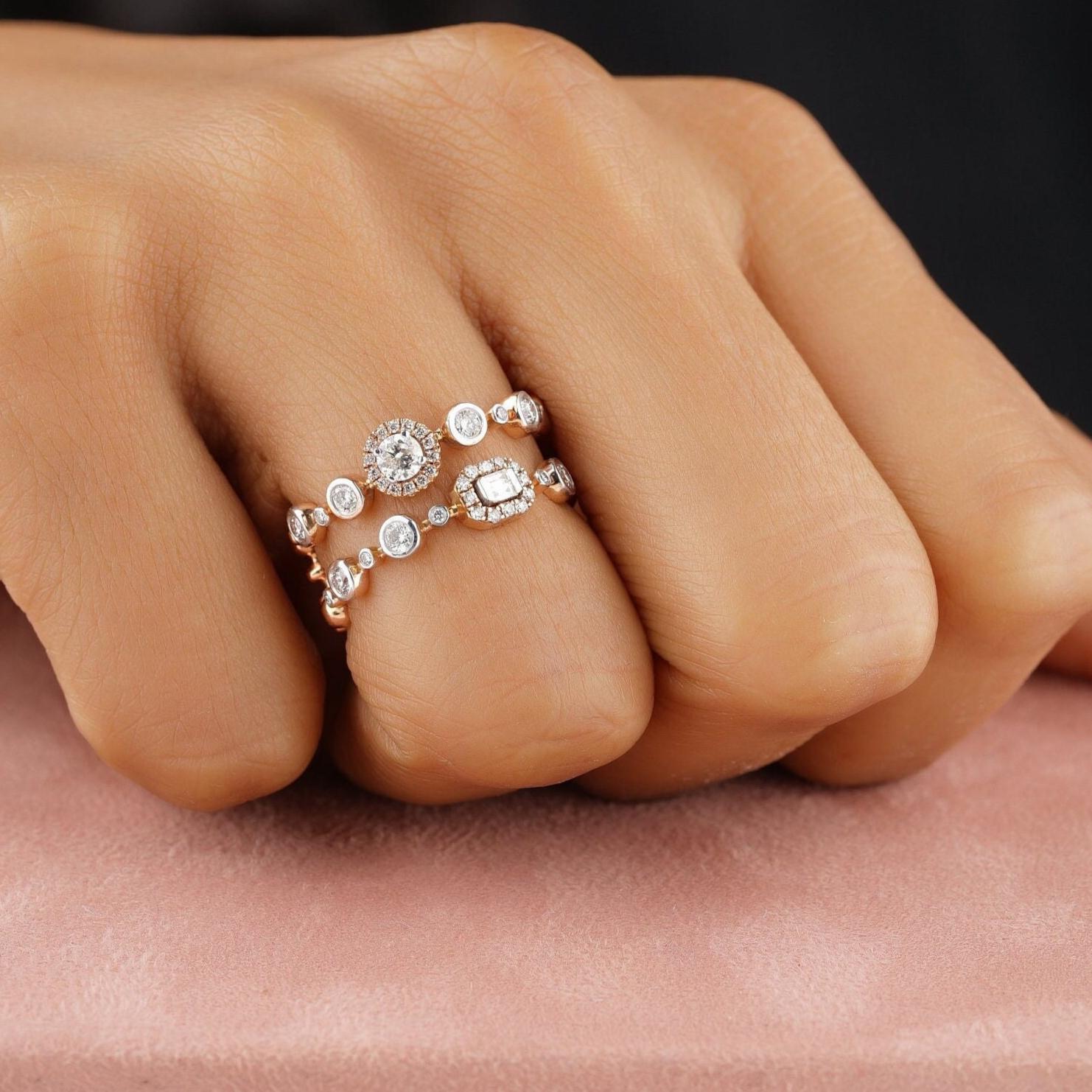 Anillo de eternidad de diamantes naturales redondos y baguette en oro macizo de 14k (certificado) Art Decó en venta