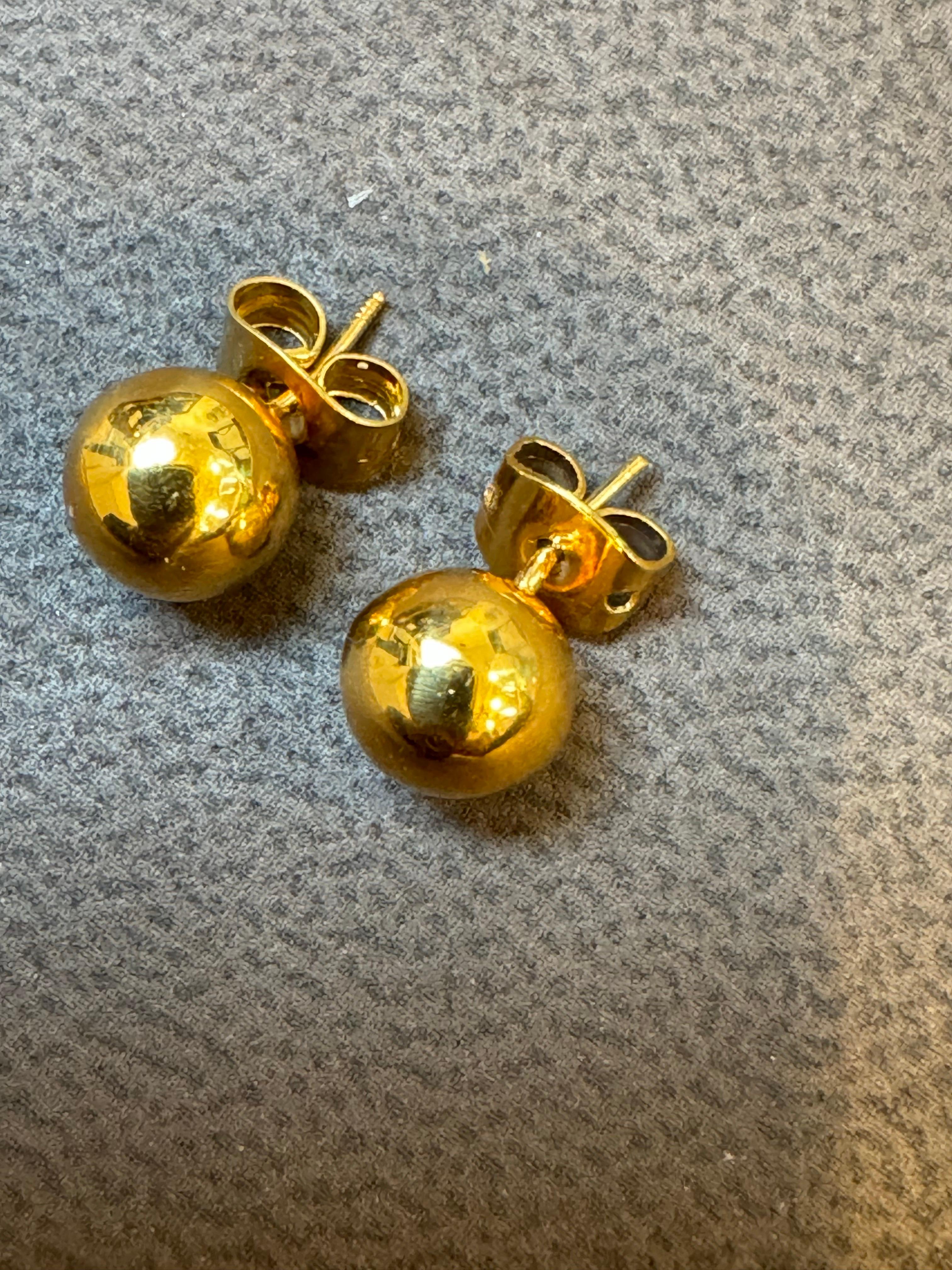 Round Ball Plain Gold Stud Post Earrings 14 Karat Yellow Gold For Sale 6
