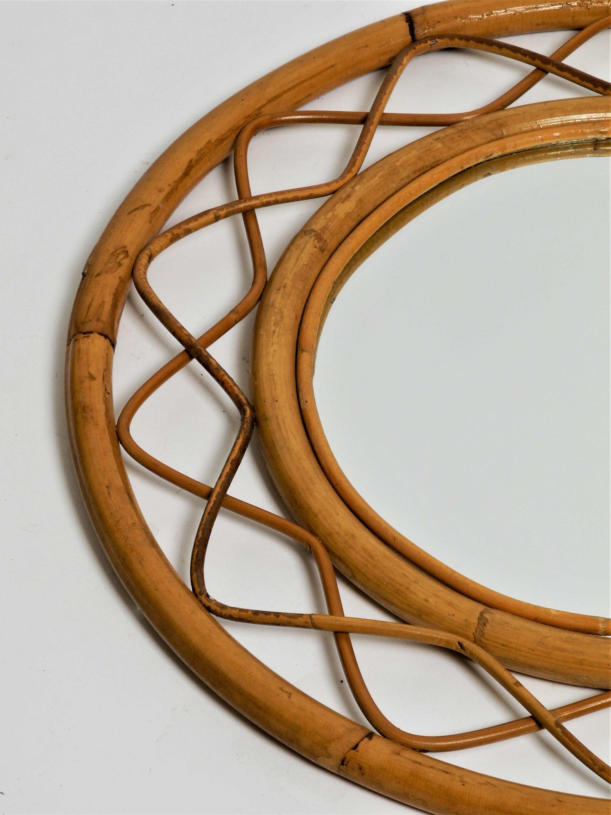 Round Mid-Century Bamboo Rattan Mirror, Italy, 1970s In Good Condition For Sale In München, BY