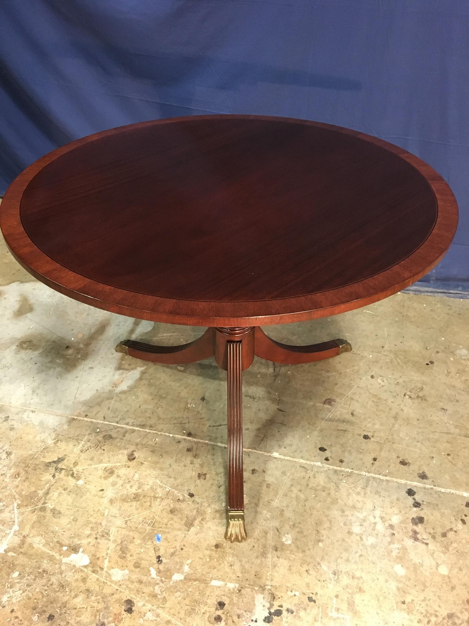 Round Banded Mahogany Georgian Style Accent Foyer Table by Leighton Hall In New Condition For Sale In Suwanee, GA