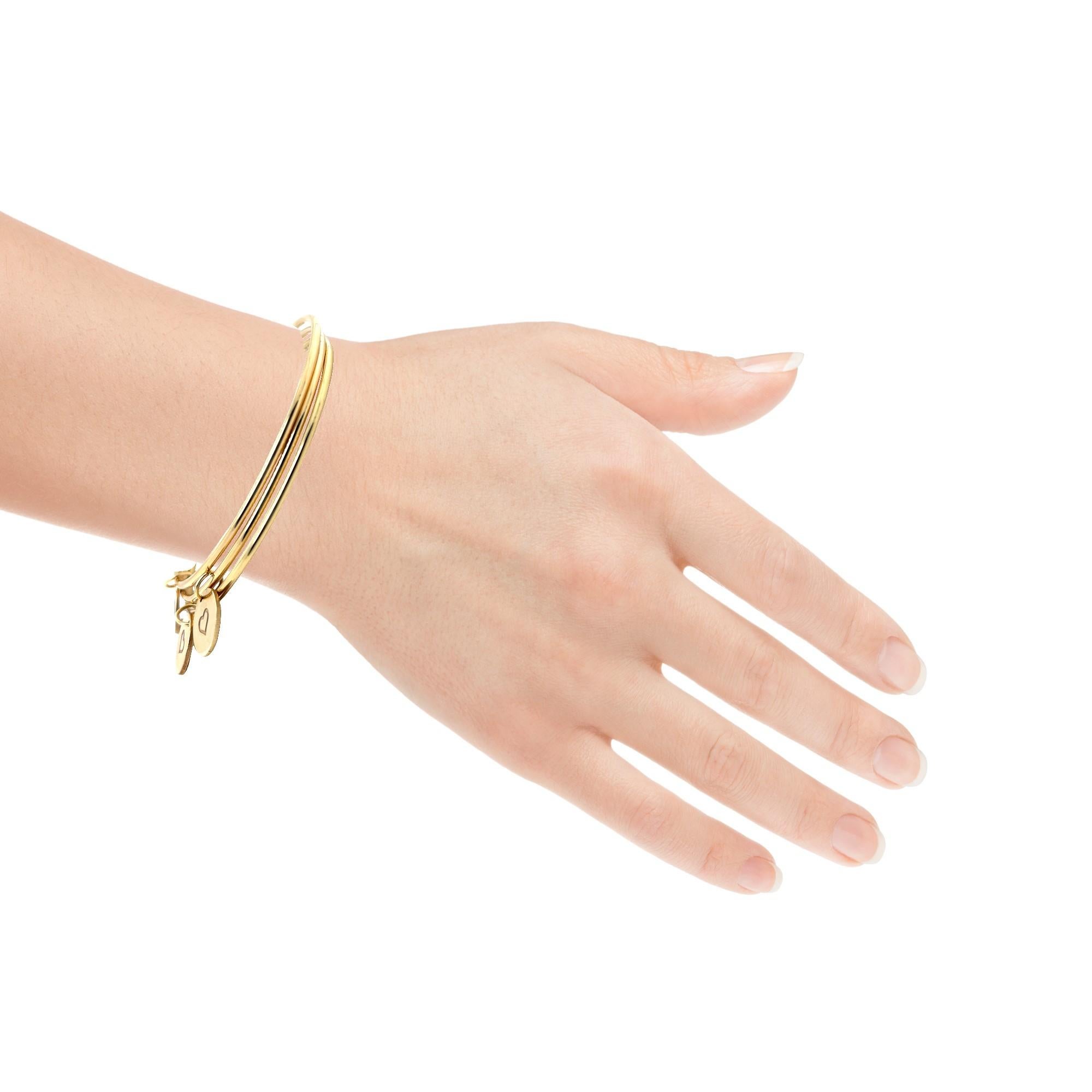 Bracelet jonc rond avec breloque gravable en or jaune 14 carats en vente 5