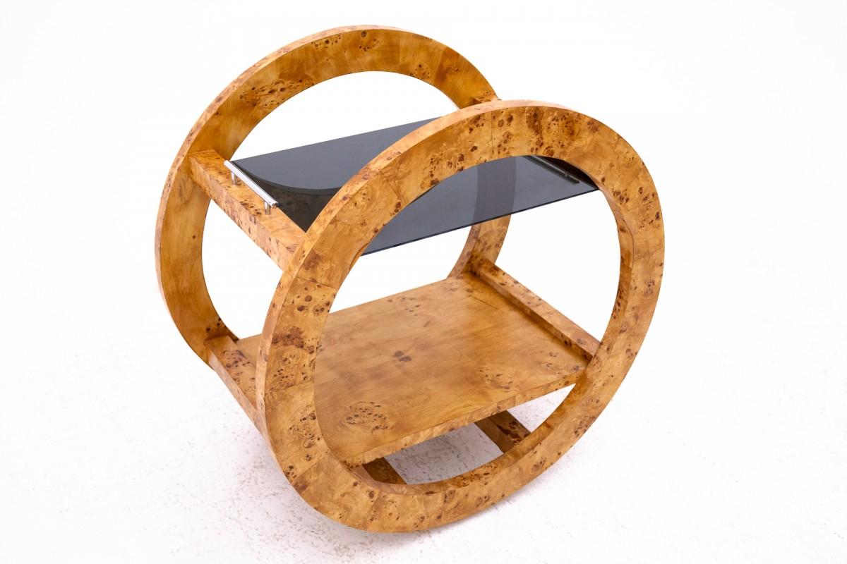 Round bar on wheels

Wood: walnut burl

Origin: Poland, mid-20th century

Very good condition, without reservations.

Furniture after renovation

height: 81cm width: 79cm depth 49cm