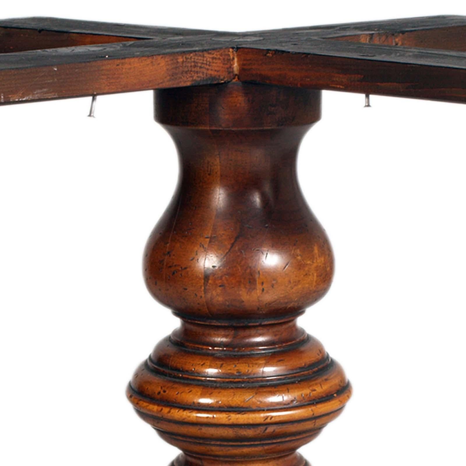 Baroque Revival  Round Baroque Table Mid 1900s Top in Ferrarese Walnut Root and Central Inlay For Sale