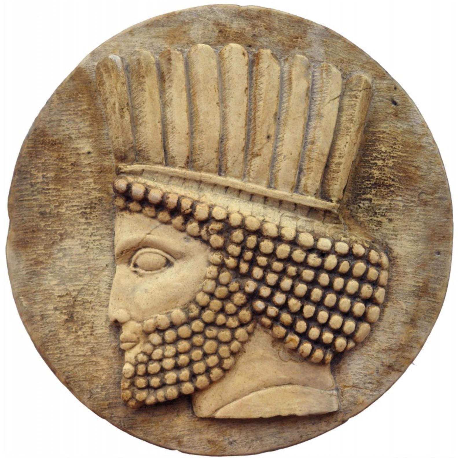Italian ROUND BAS-RELIEF OF PERSEPOLI PERSIA IN STONE late 19th Century For Sale