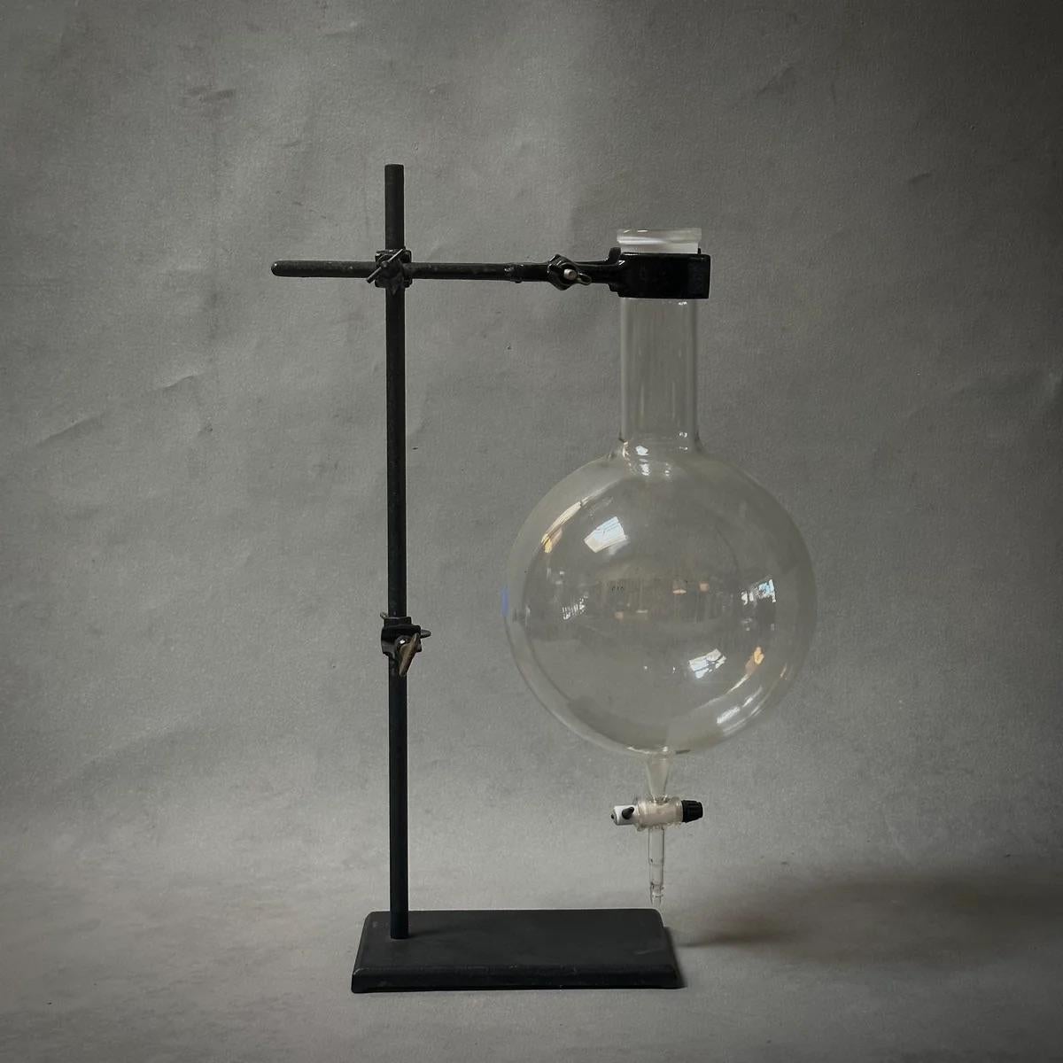 Round Beaker with Tear Drop Stem Design on Stand from Early 20th Century Belgium In Good Condition For Sale In Los Angeles, CA