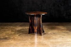 Tavolino rotondo in legno di Bentwood Macassar Ebony di Costantini, Andino, In magazzino
