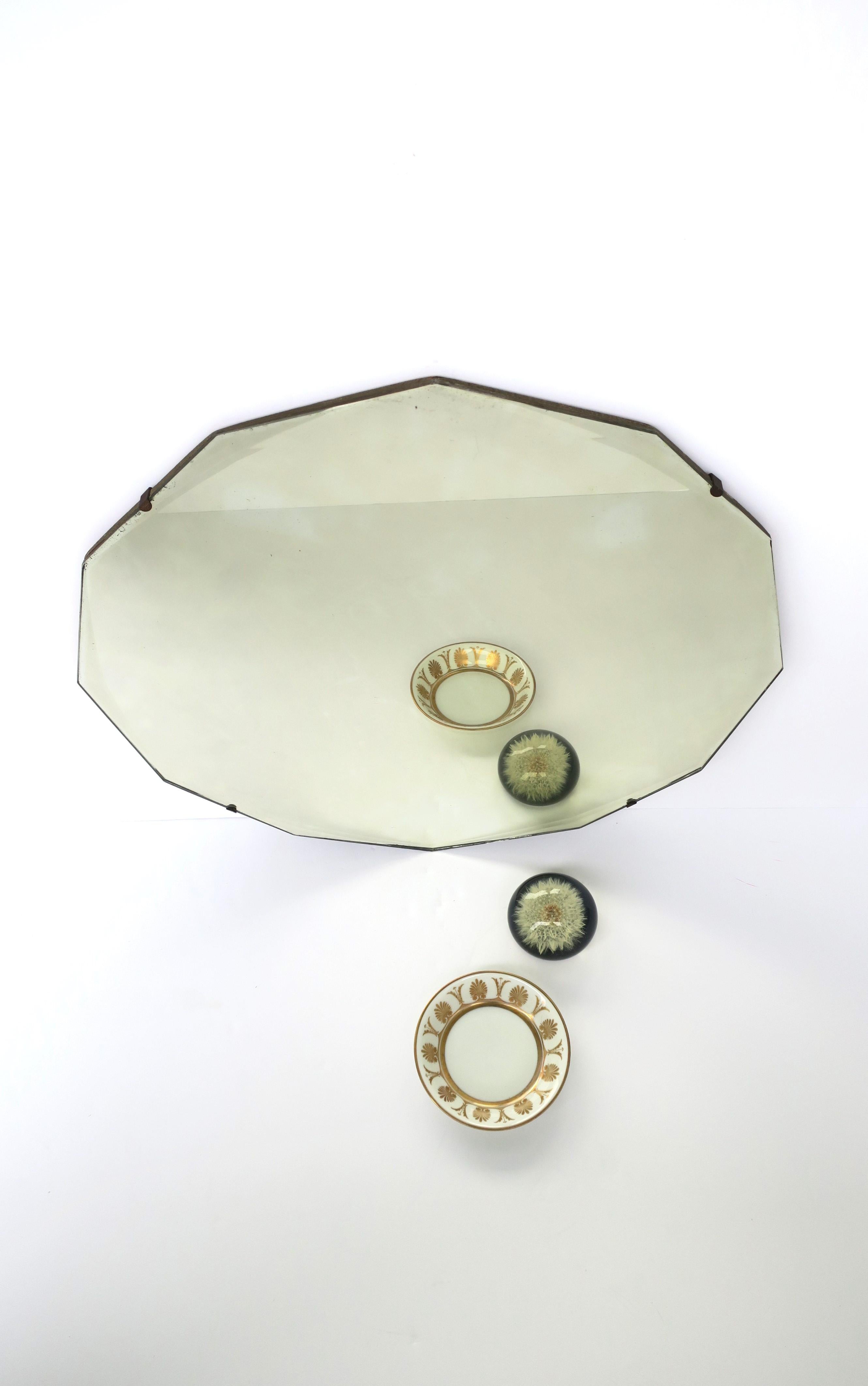 Round Beveled Glass Wall Mirror Hollywood Regency Style, circa 1940s For Sale 1