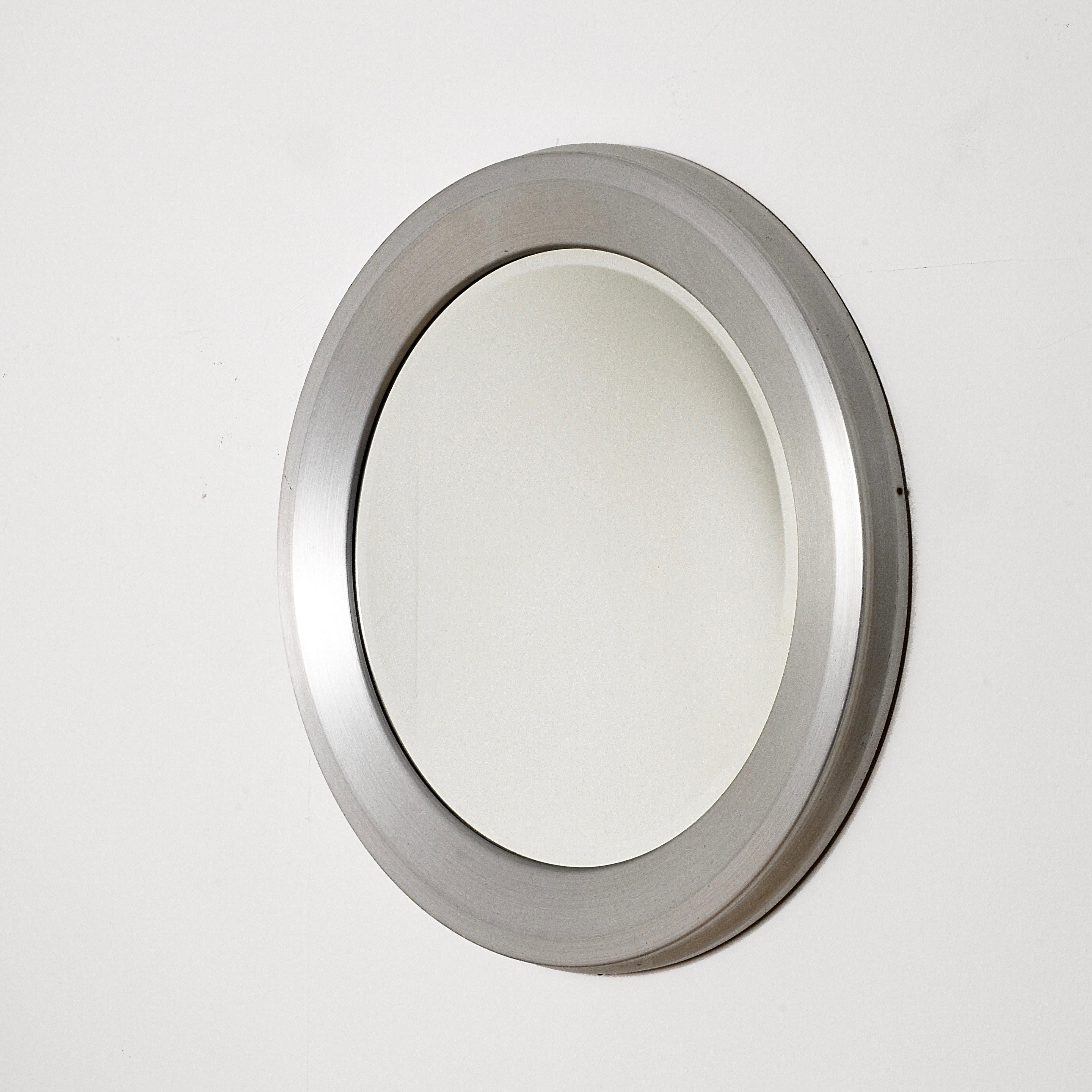 Round Beveled Mirror, Aluminum Frame, 1960s Midcentury, Italy, Artemide Style In Good Condition In Roma, IT