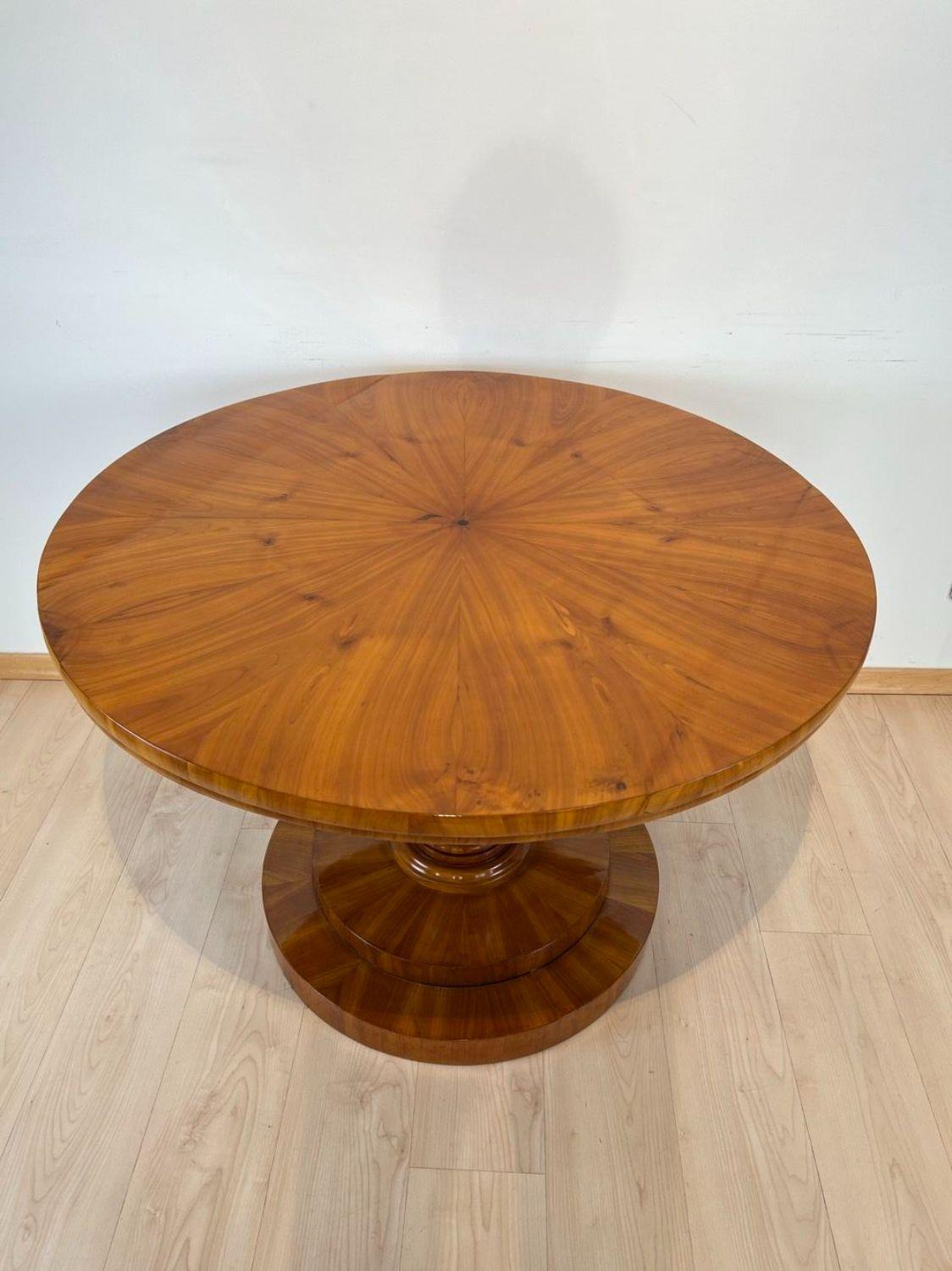 Polished Round Biedermeier Center Table, Cherry Veneer, Austria, Vienna, circa 1830
