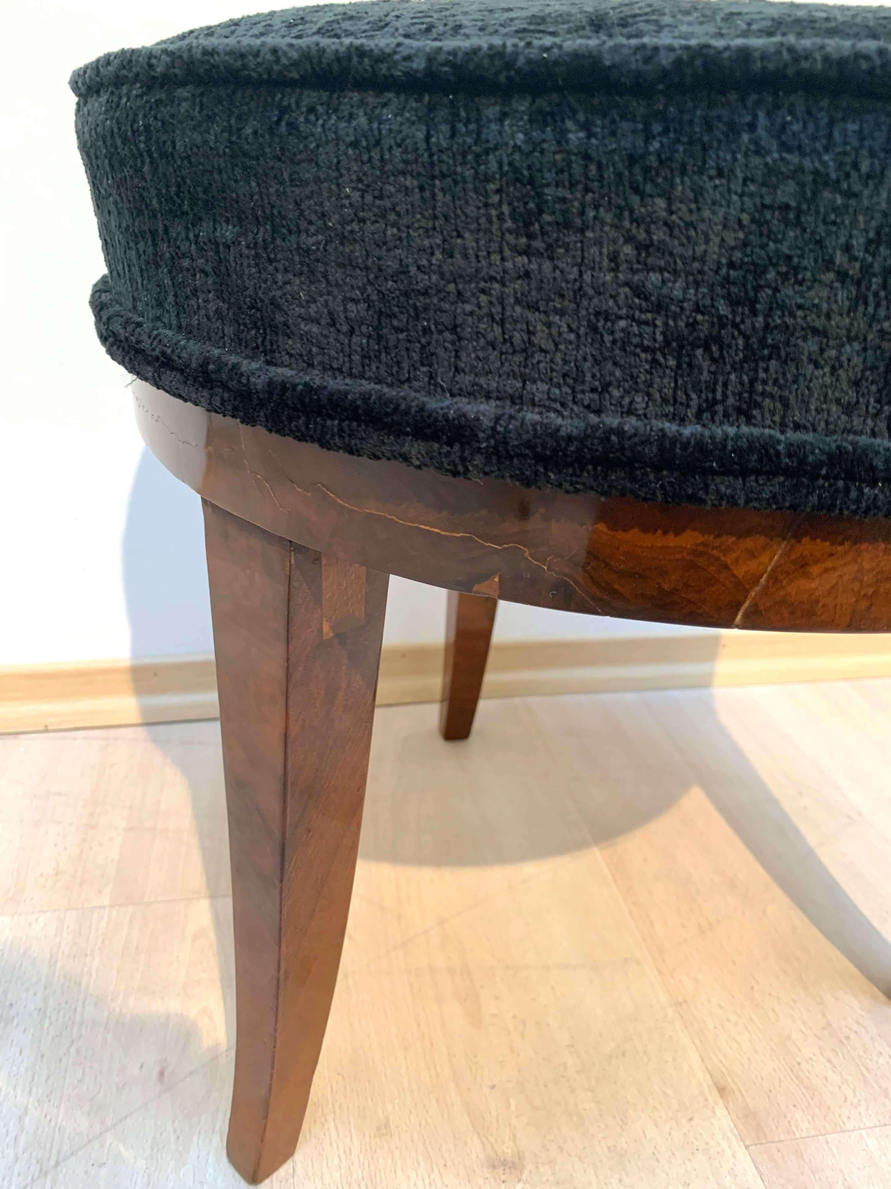 Round Biedermeier Stool / Pouff, South Germany, circa 1820 In Good Condition In Regensburg, DE