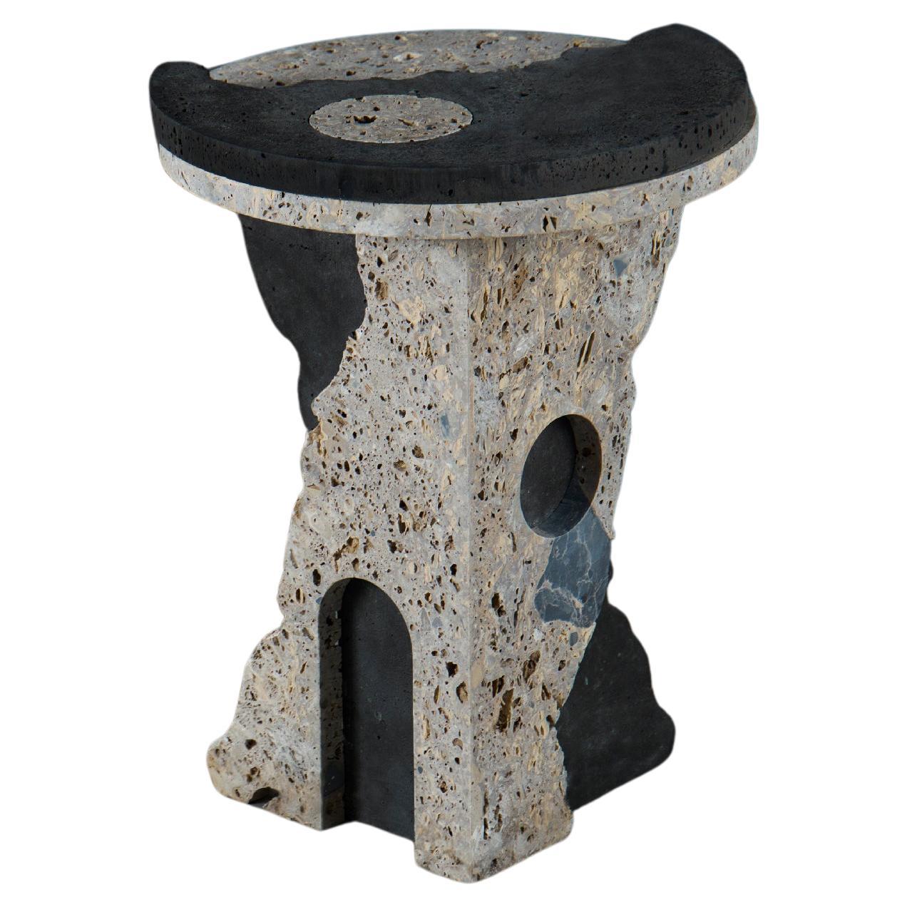 Mesa auxiliar redonda de mármol negro y gris en venta