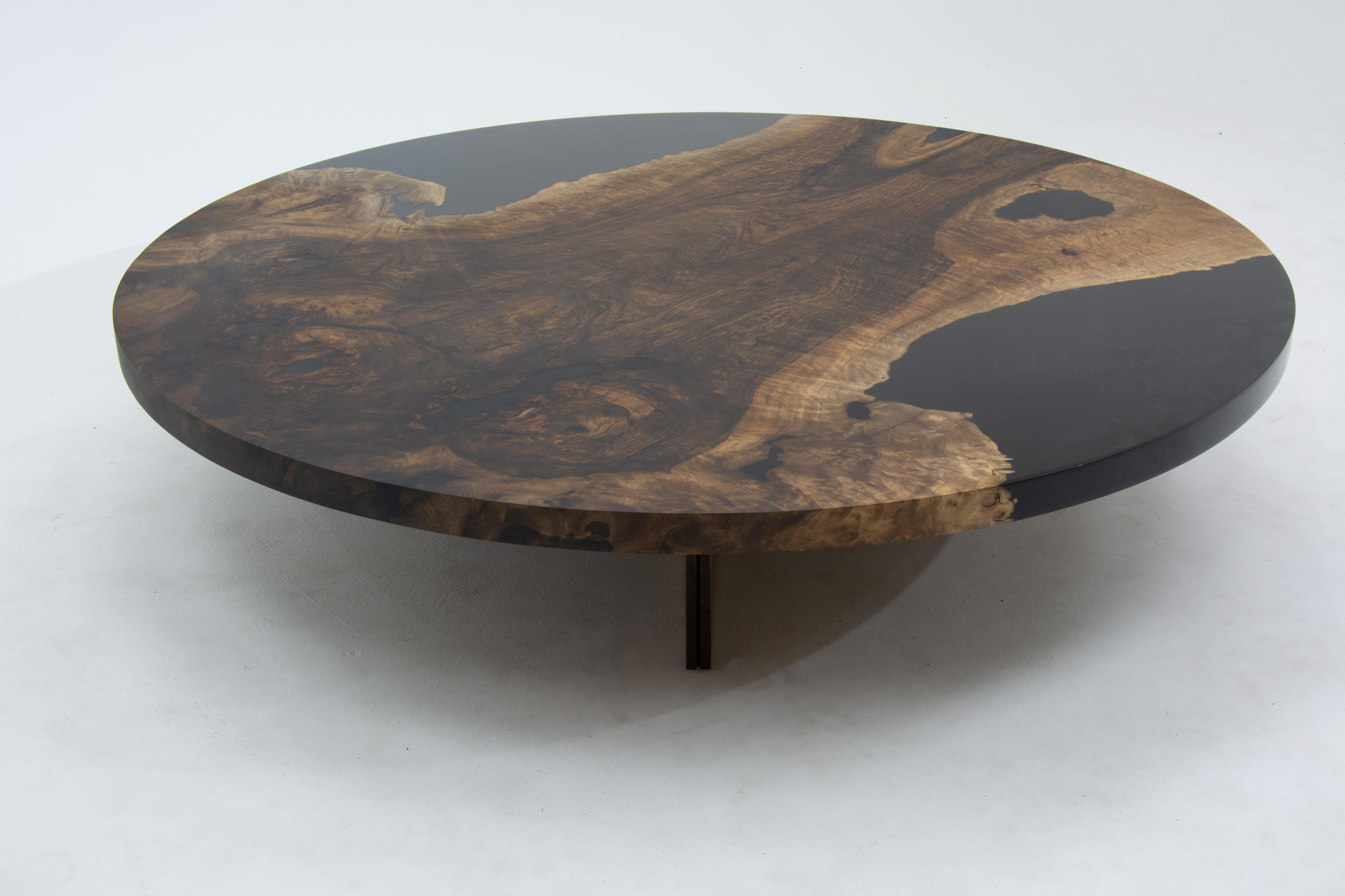 Mesa de centro redonda negra - Mesa personalizada de resina epoxi en Nuevo estado para la venta en İnegöl, TR