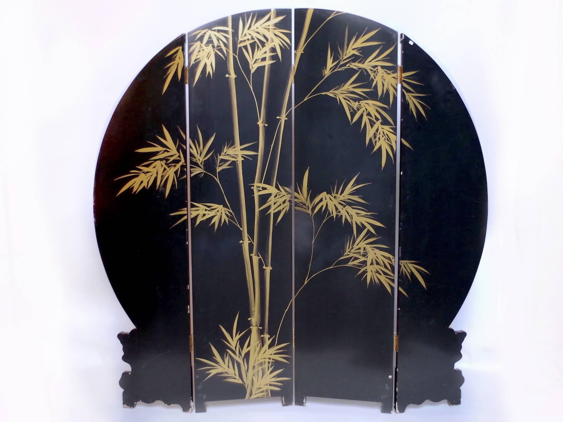 Round Black Lacquered Screen with Chinoiserie Decoration, circa 1960 1