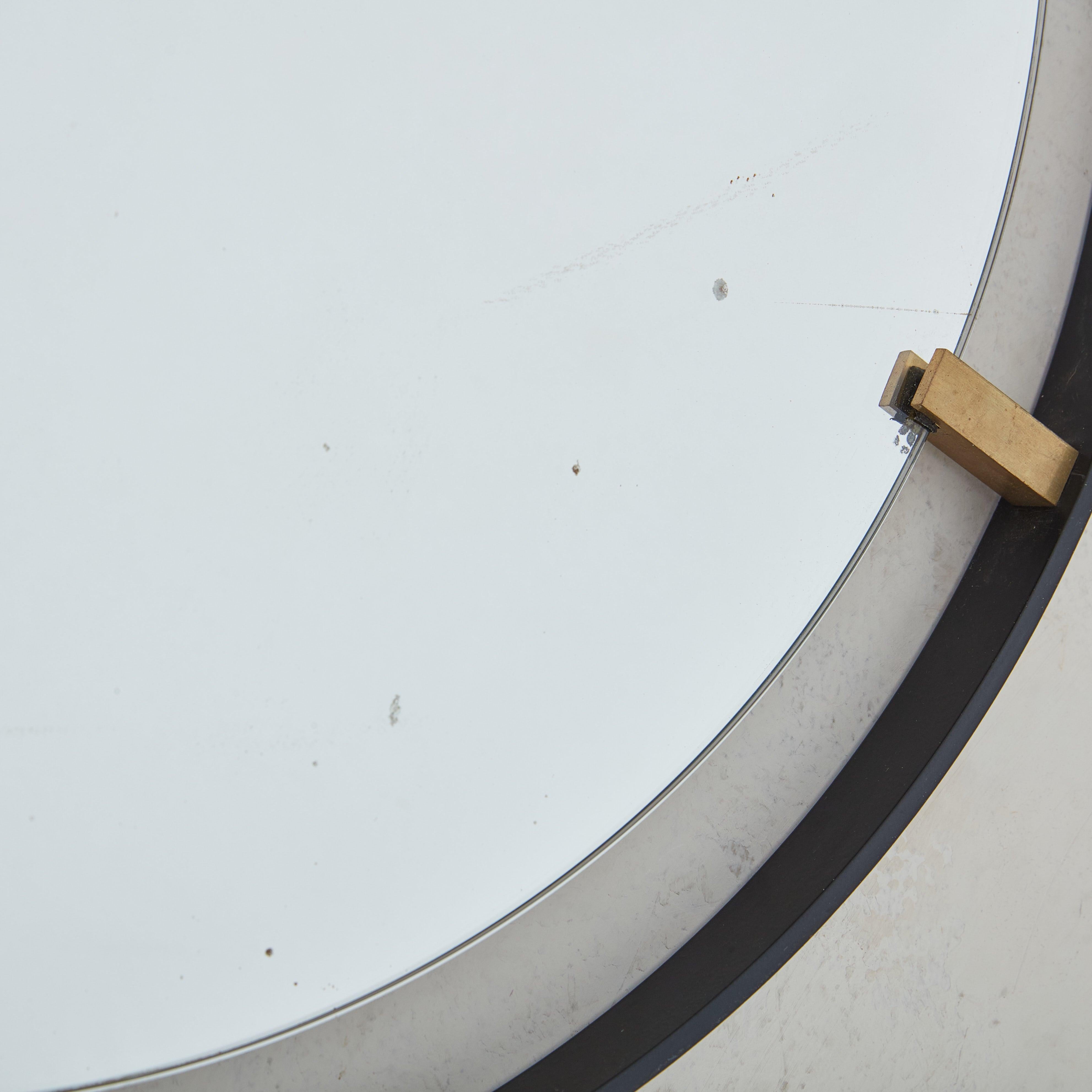 Round Black Metal + Brass Wall Mirror, 1980s In Good Condition For Sale In Chicago, IL