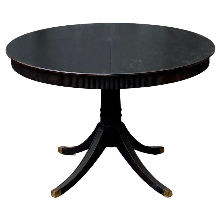 Table de salle à manger ronde à piédestal noir, Suède 1920