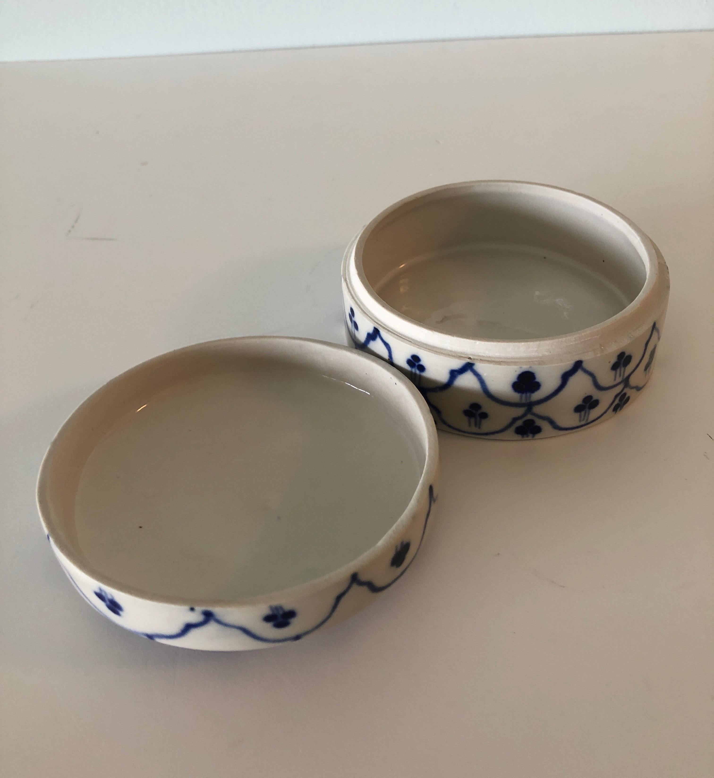 Chinese Export Round Blue and White Ceramic Decorative Box