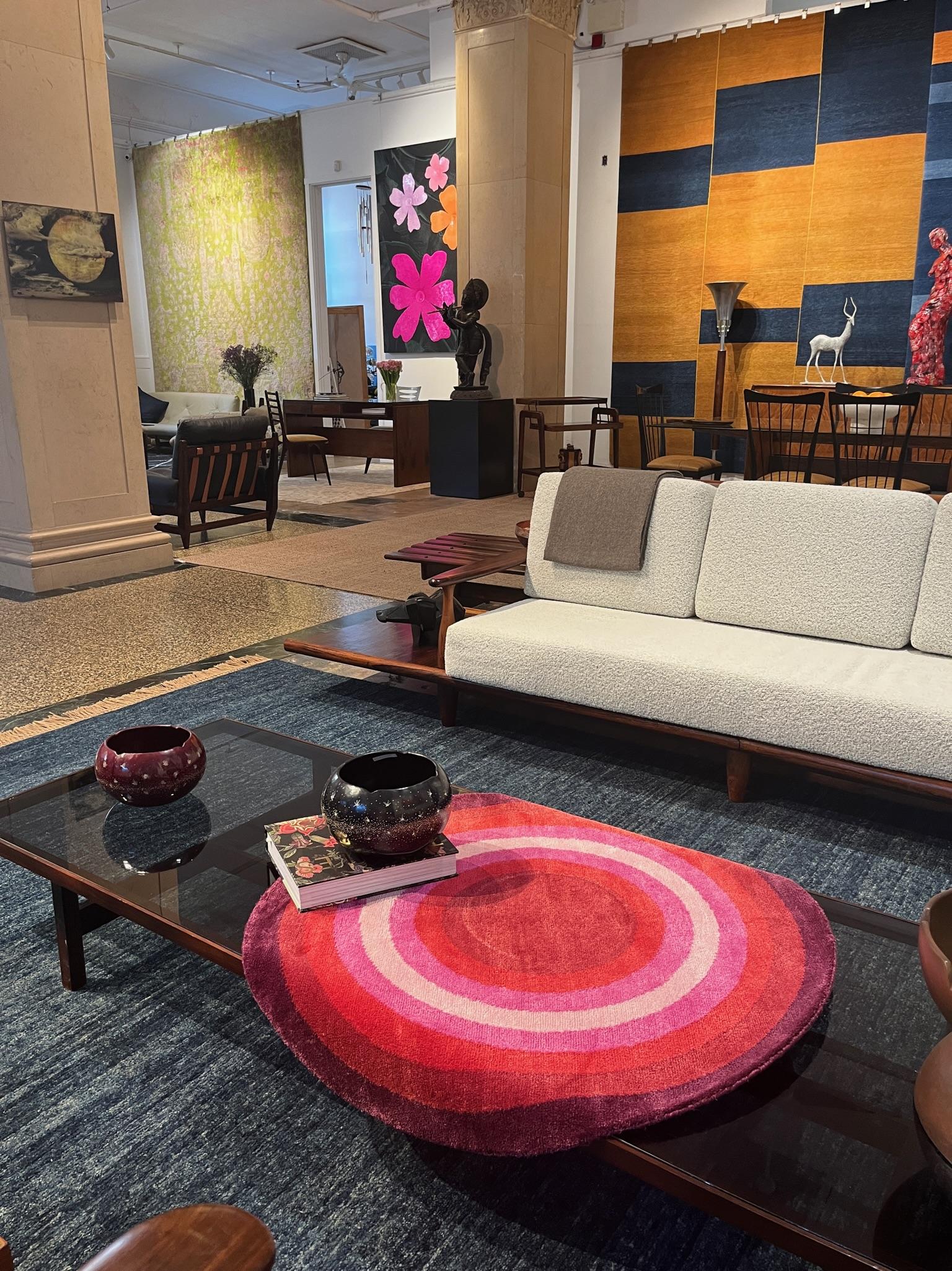 Tapis d'accessoire rond en laine de soie bleu vert Pop F. Scott Bullseye de Joseph Carini en vente 6