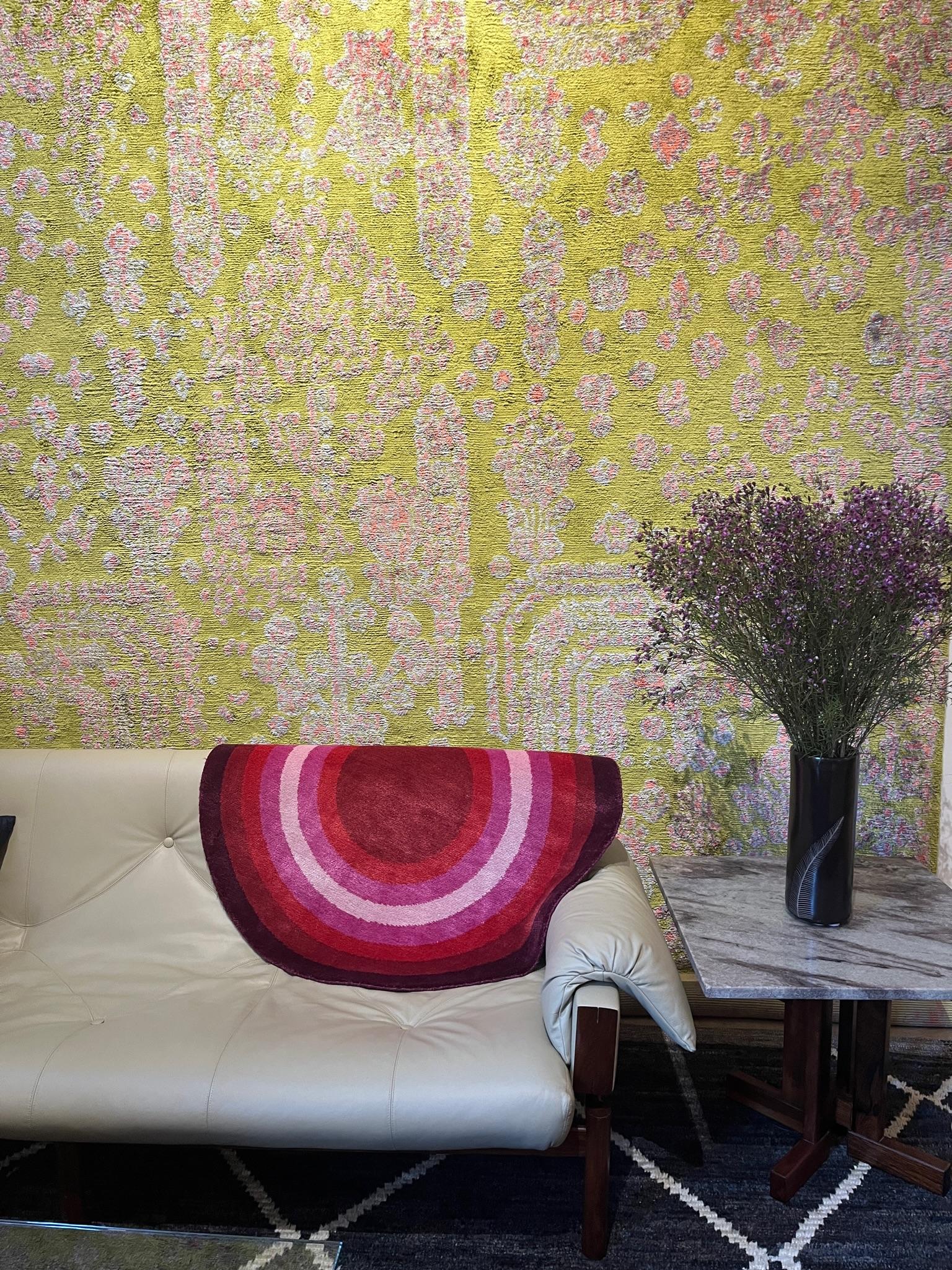 Tapis d'accessoire rond en laine de soie bleu vert Pop F. Scott Bullseye de Joseph Carini en vente 7