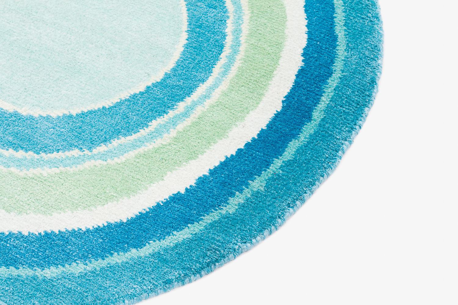 Tapis d'accessoire rond en laine de soie bleu vert Pop F. Scott Bullseye de Joseph Carini Neuf - En vente à New York, NY