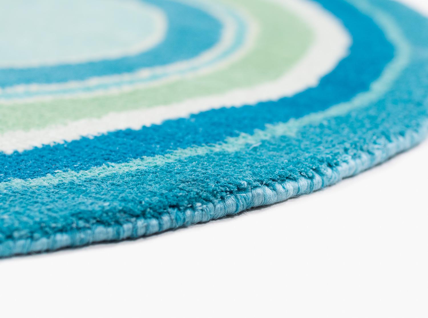 XXIe siècle et contemporain Tapis d'accessoire rond en laine de soie bleu vert Pop F. Scott Bullseye de Joseph Carini en vente