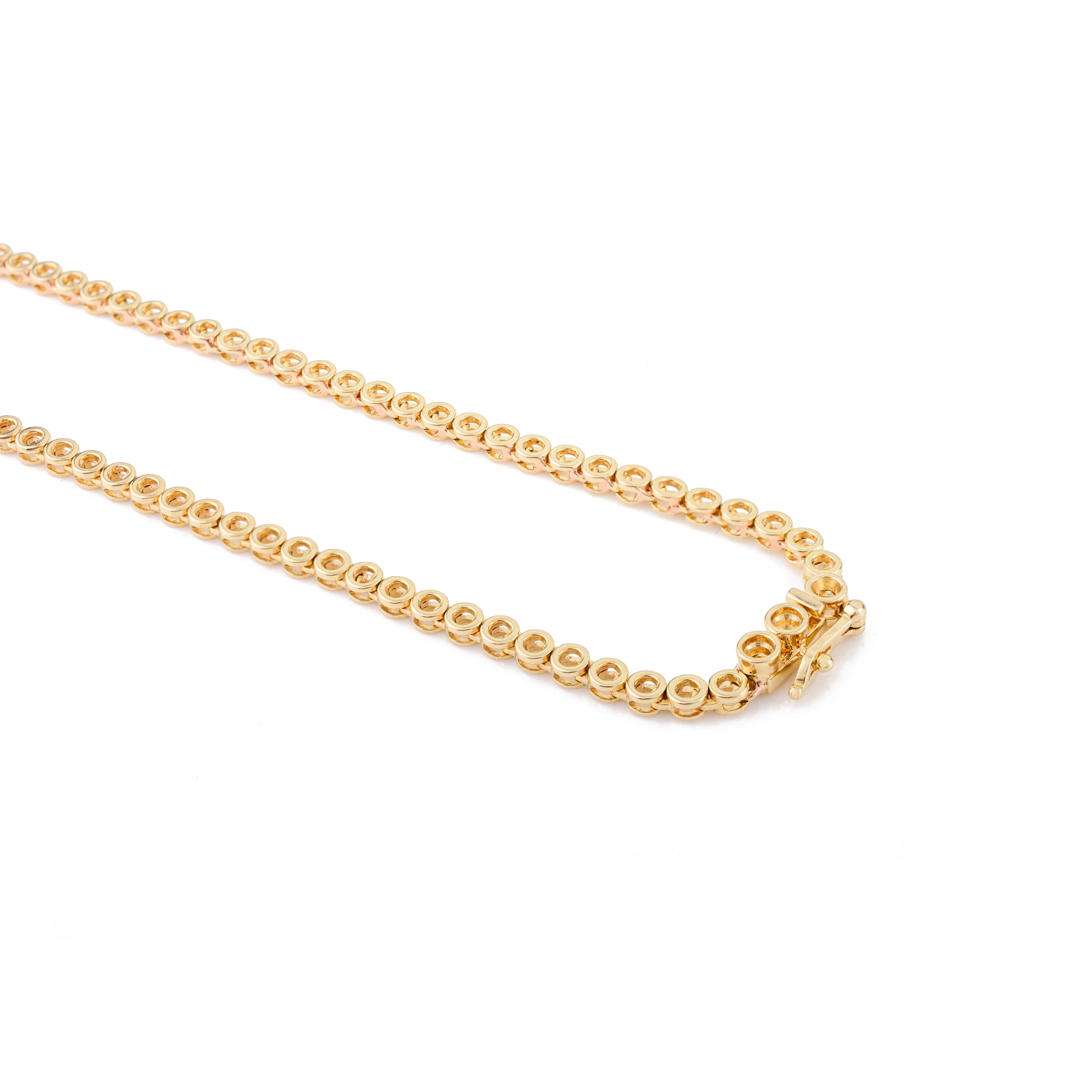 Round Blue Sapphire 18k Yellow Gold Choker Tennis Necklace for Grandma Gift In New Condition For Sale In New York, NY