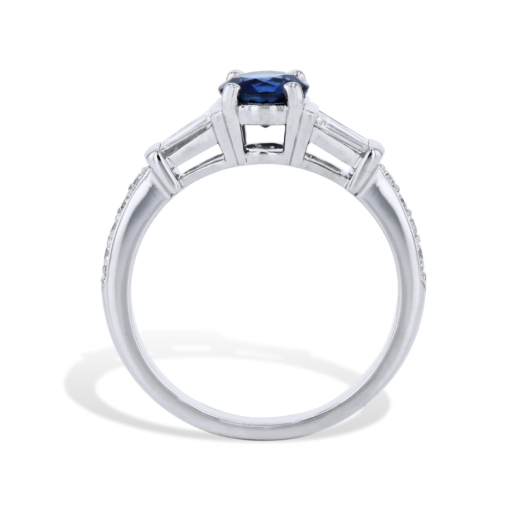 Round Cut Round Blue Sapphire Diamond Platinum Estate Ring For Sale