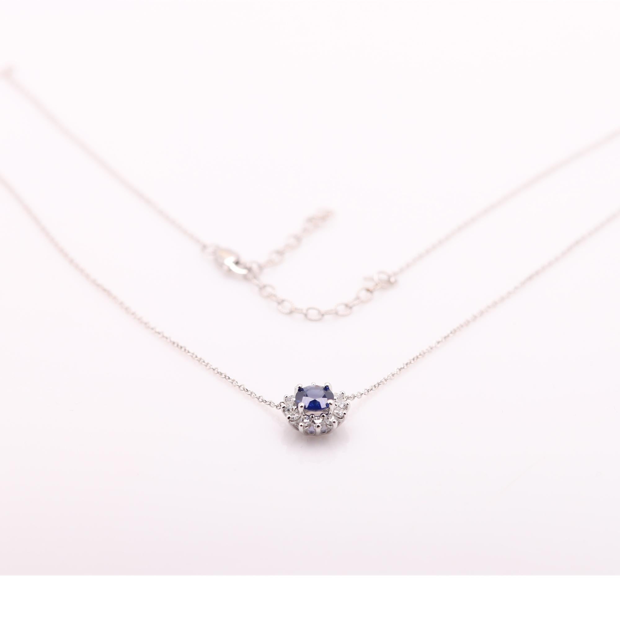 Round Blue Sapphire Necklace 14 karat White Gold 1.00 Carat Brilliant Sapphire For Sale 7